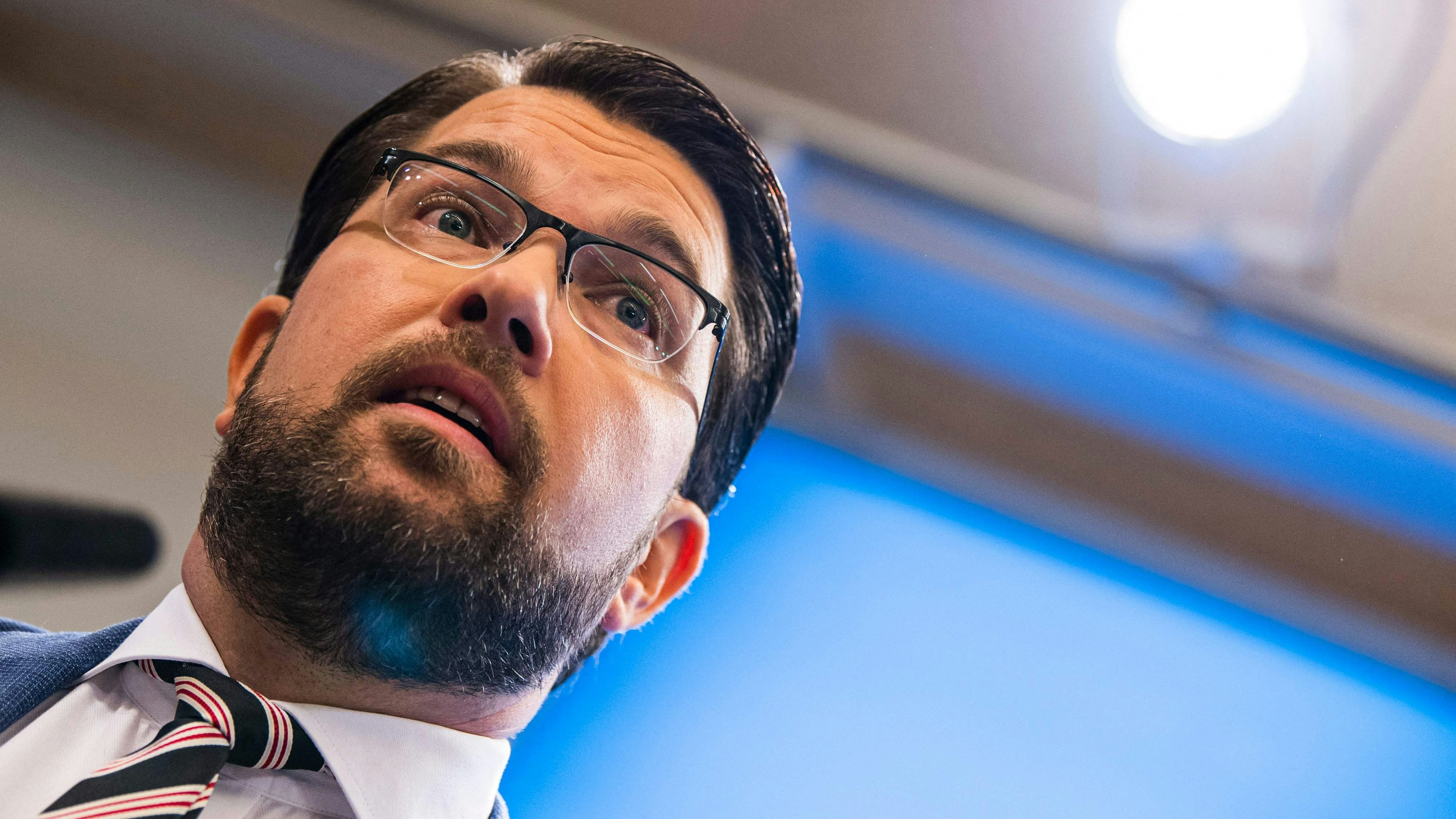 «Es handelt sich hierbei in erster Linie um Satire und Humor», rechtfertigte der Parteichef der Schwedendemokraten Jimmie Åkesson die anonymen Accounts.