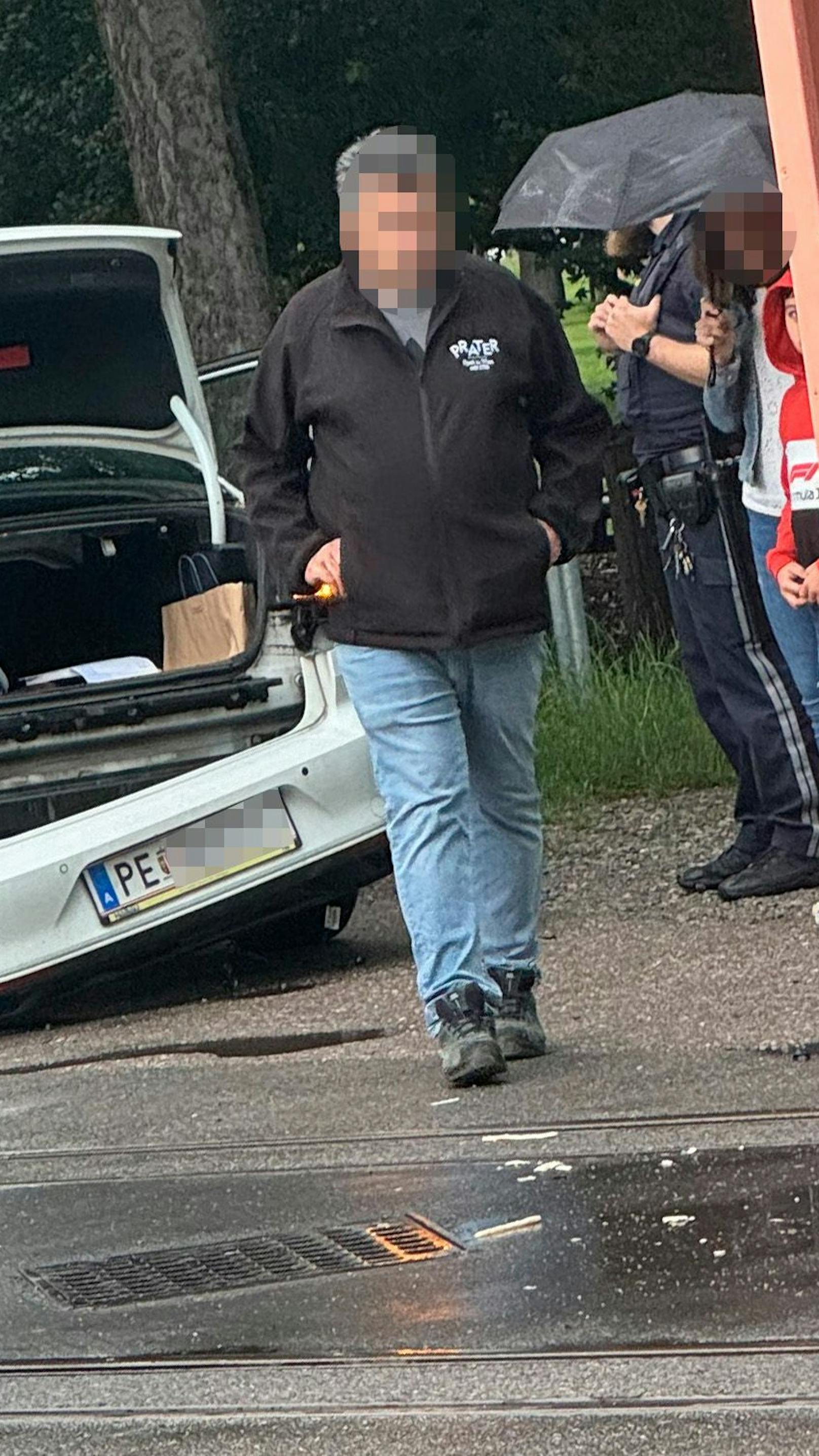 Crash im Prater – Liliputbahn kracht mit VW zusammen