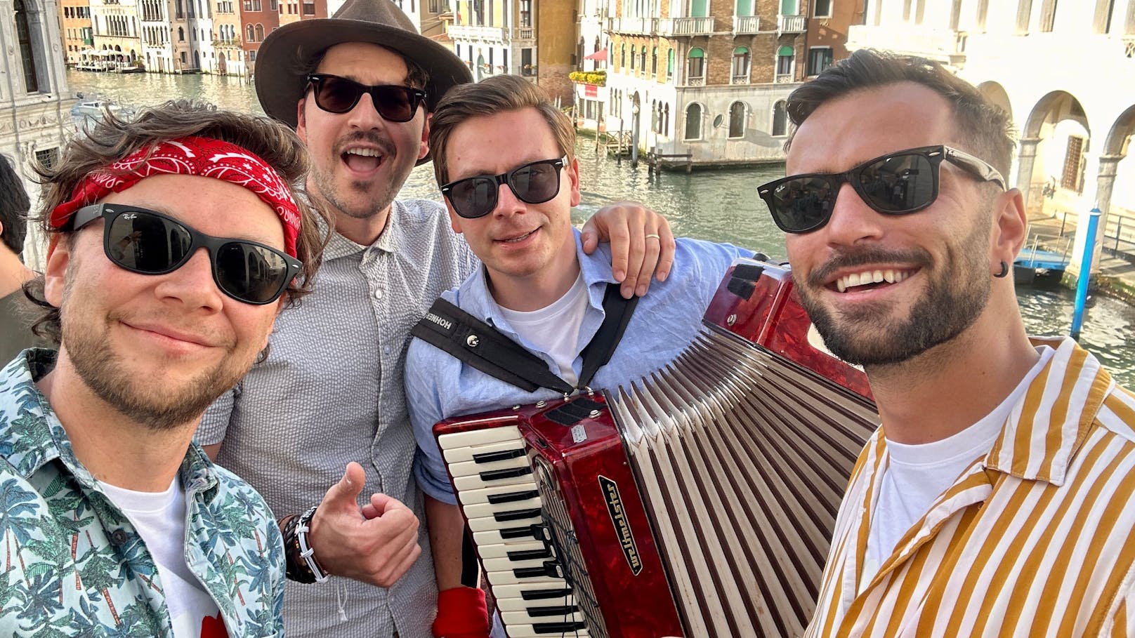 Eigentlich wollte die <strong>Mountain Crew</strong> in Venedig lustige TikTok-Videos zu ihrem neuen Song "Bella Ragazza" drehen.