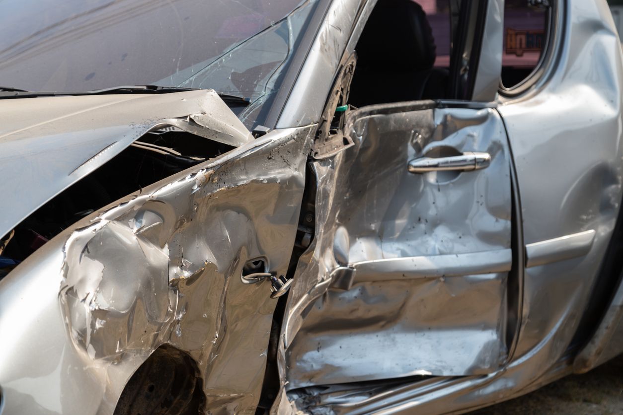 Zwei Verletzte nach einem missglückten Überholversuch in Wien-Floridsdorf (Symbolfoto).