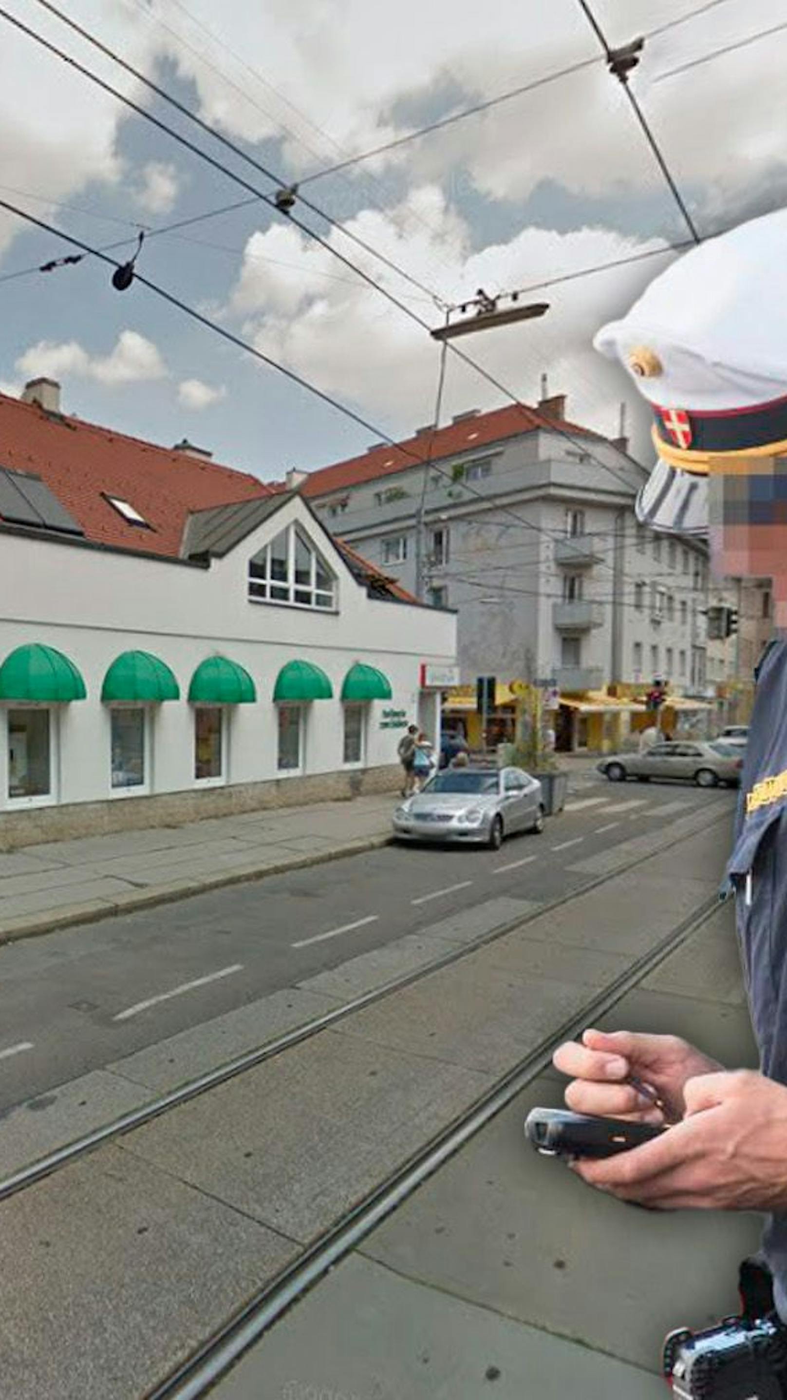 Rabiater Radfahrer schlägt Parksheriff in Wien nieder