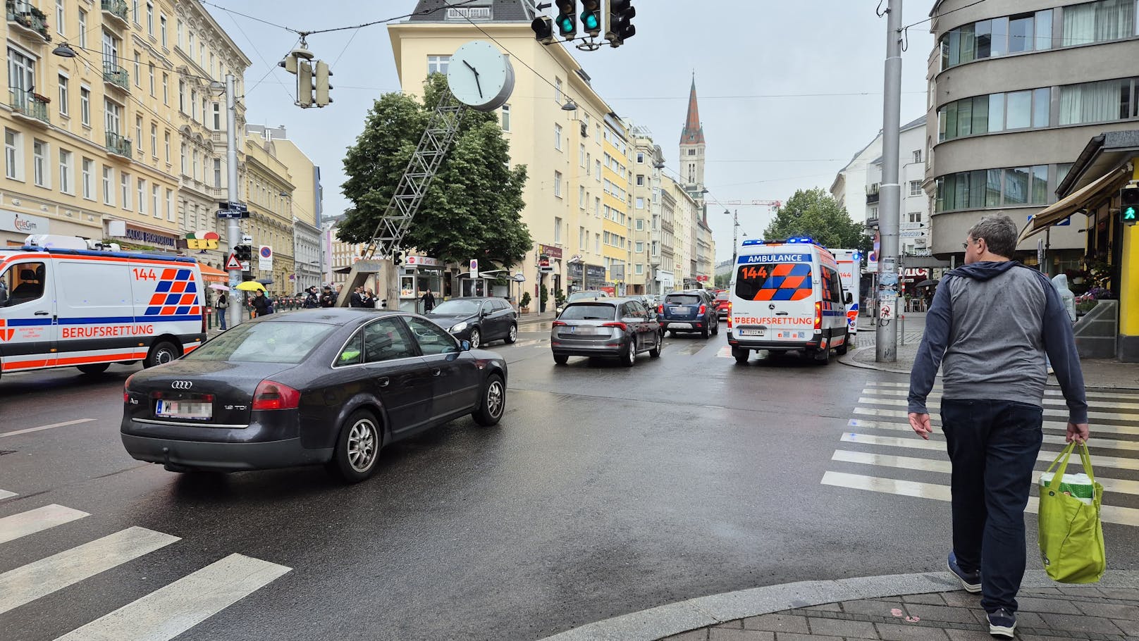 Großeinsatz für die Polizei und die Berufsrettung in der Wiener Landstraße.