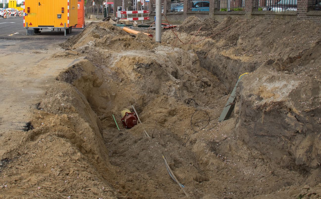 Nach dem Sturz in die Grube eskalierte der Streit erst richtig. (Symbolbild)