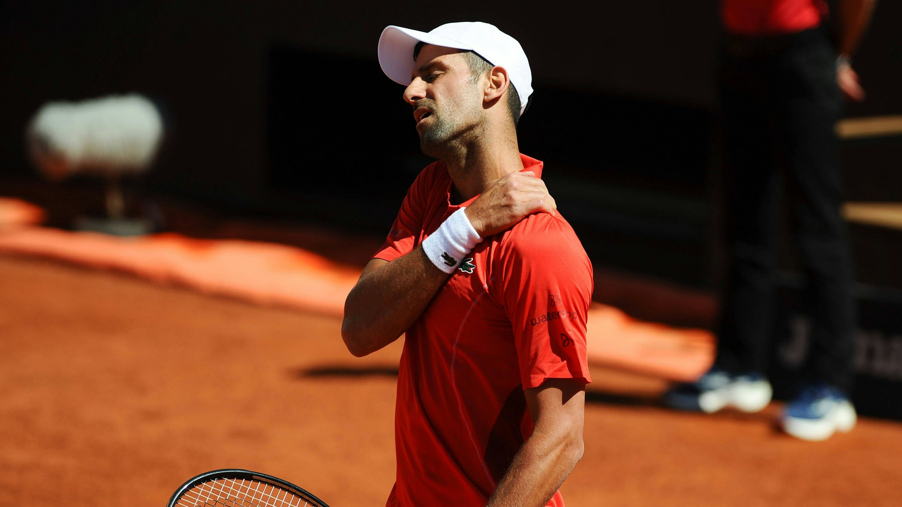 Tennis-Star Novak Djokovic sucht vor den French Open noch seine Form.