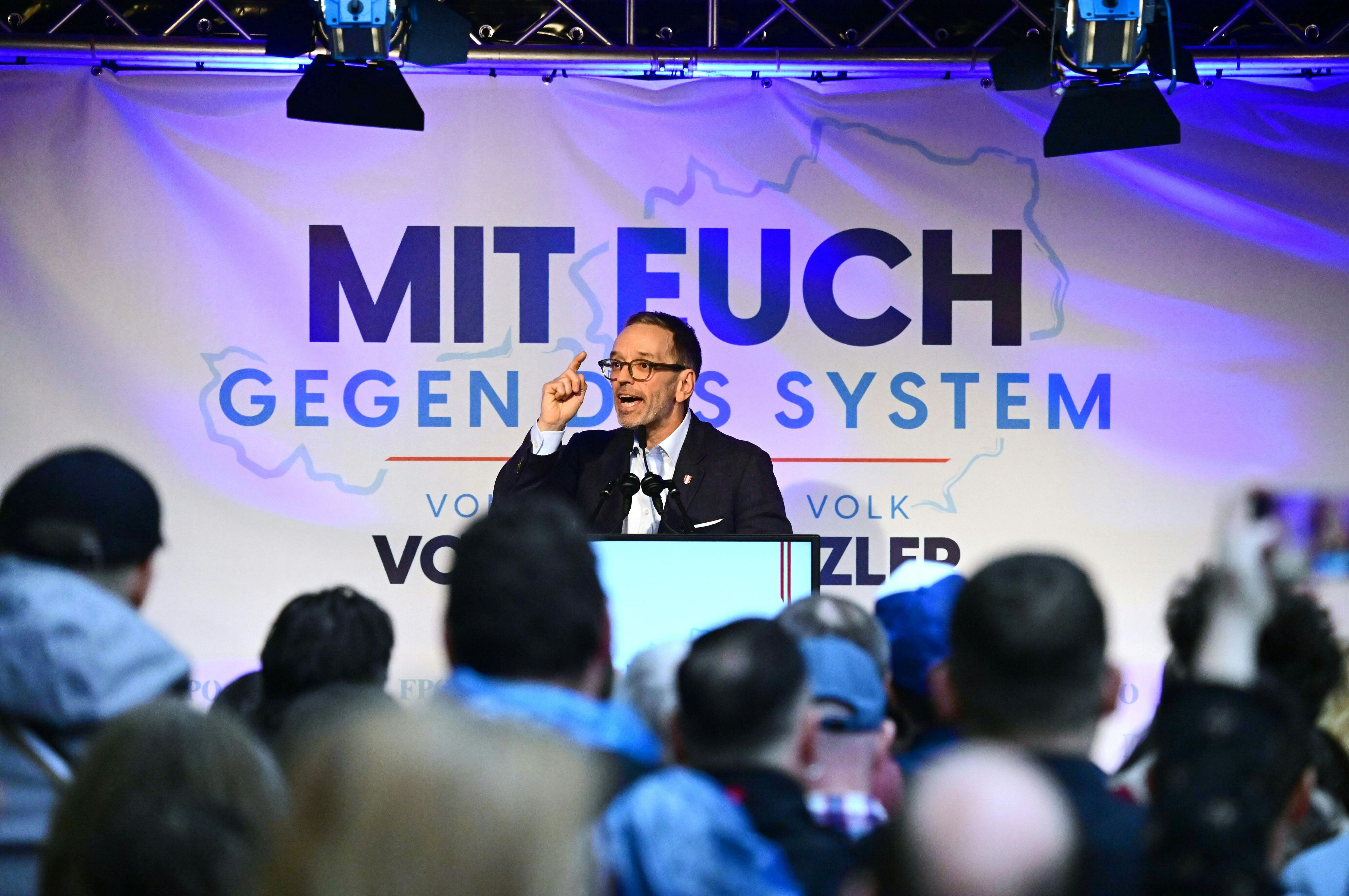 FPÖ-Chef sprach am Freitagabend in Wien-Floridsdorf vor zahlreichen Besuchern. Bald sei 