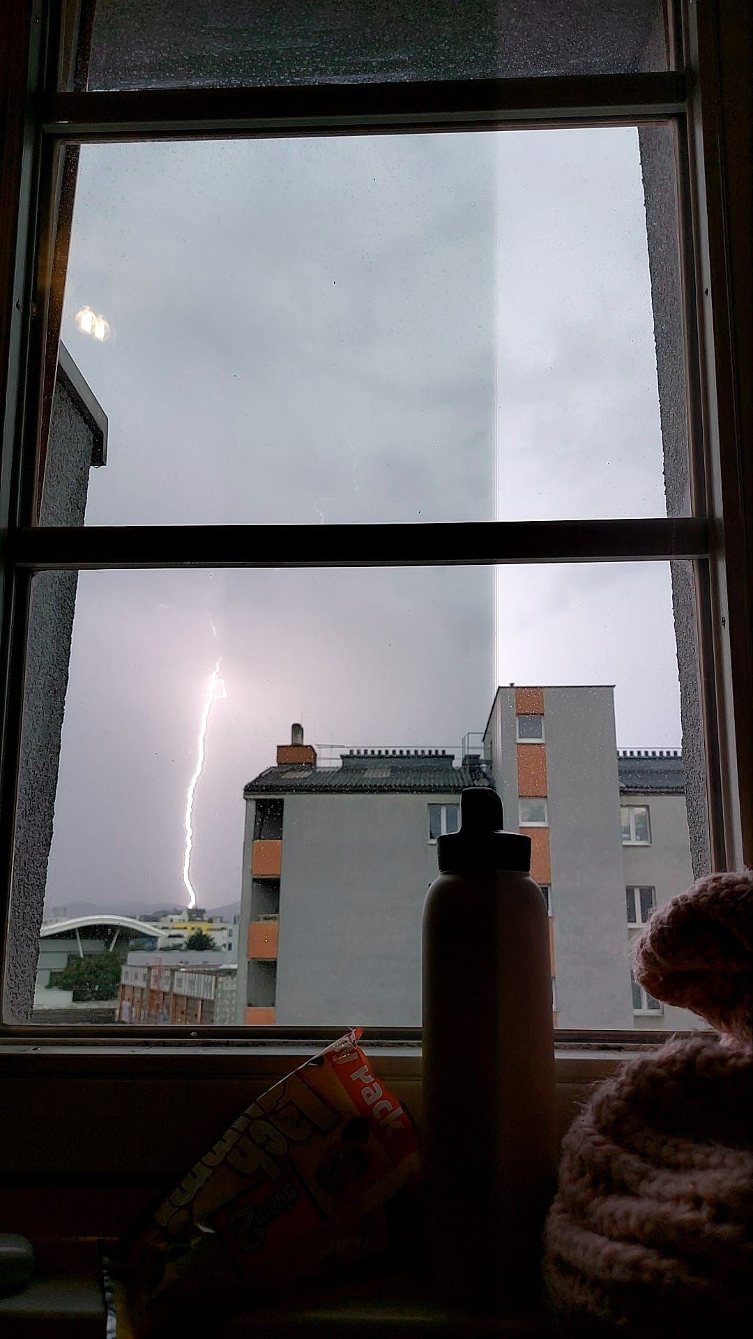 Sarah drückte im richtigen Moment den Auslöser, als das Gewitter am Samstag Wien heimsuchte.