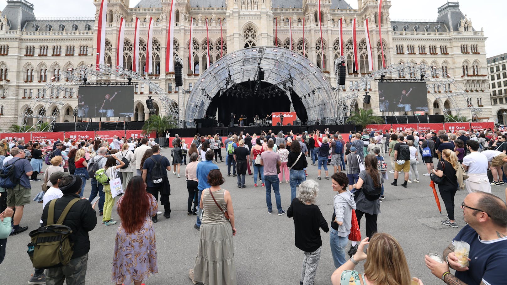 Viele Acts bespielten auch am Sonntag die Bühne.