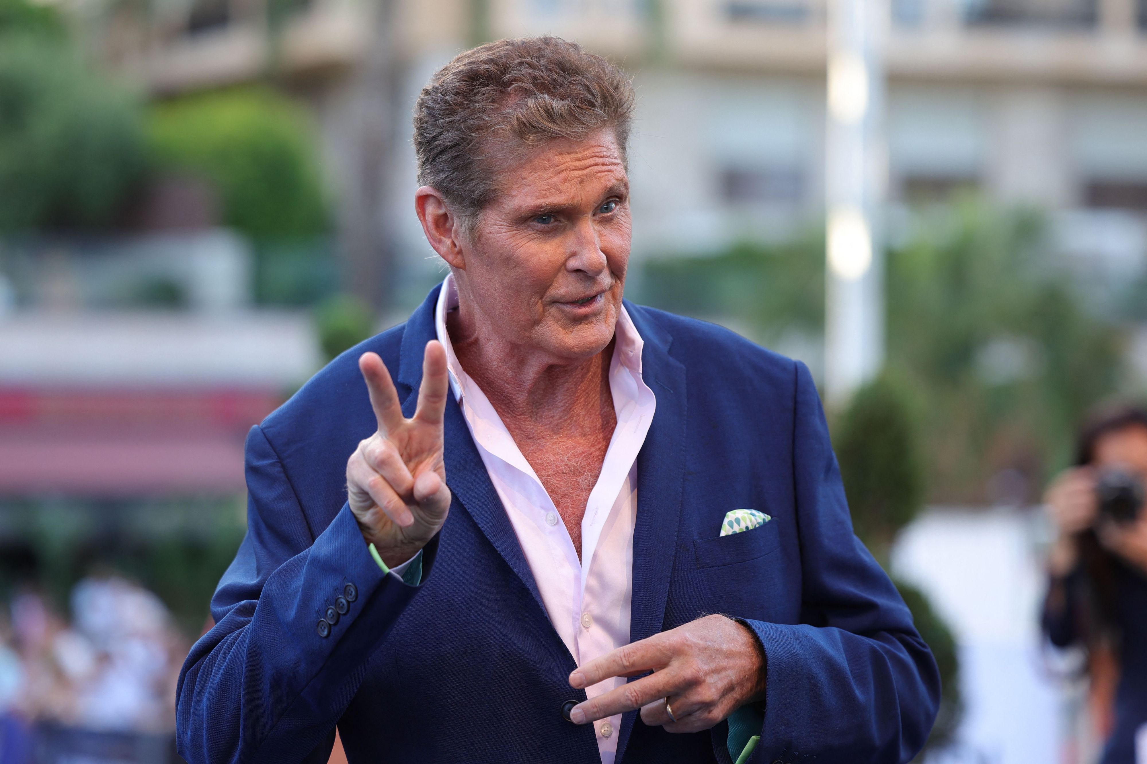 David Hasselhoff tritt am Abend in Wien auf und trifft einen seiner größten Fans.