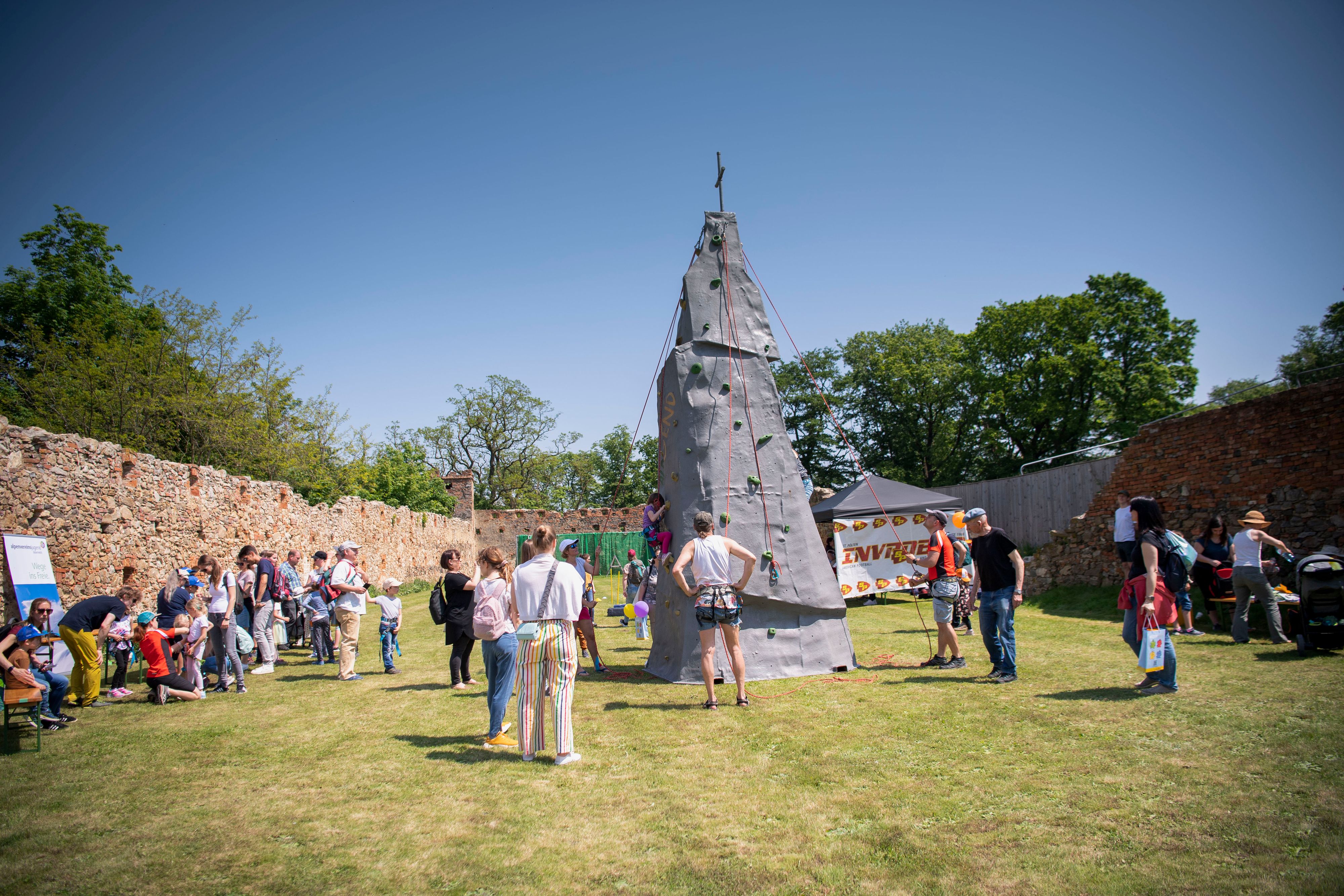 Auf der Schallaburg schlagen am Sonntag große und kleine Herzen höher.