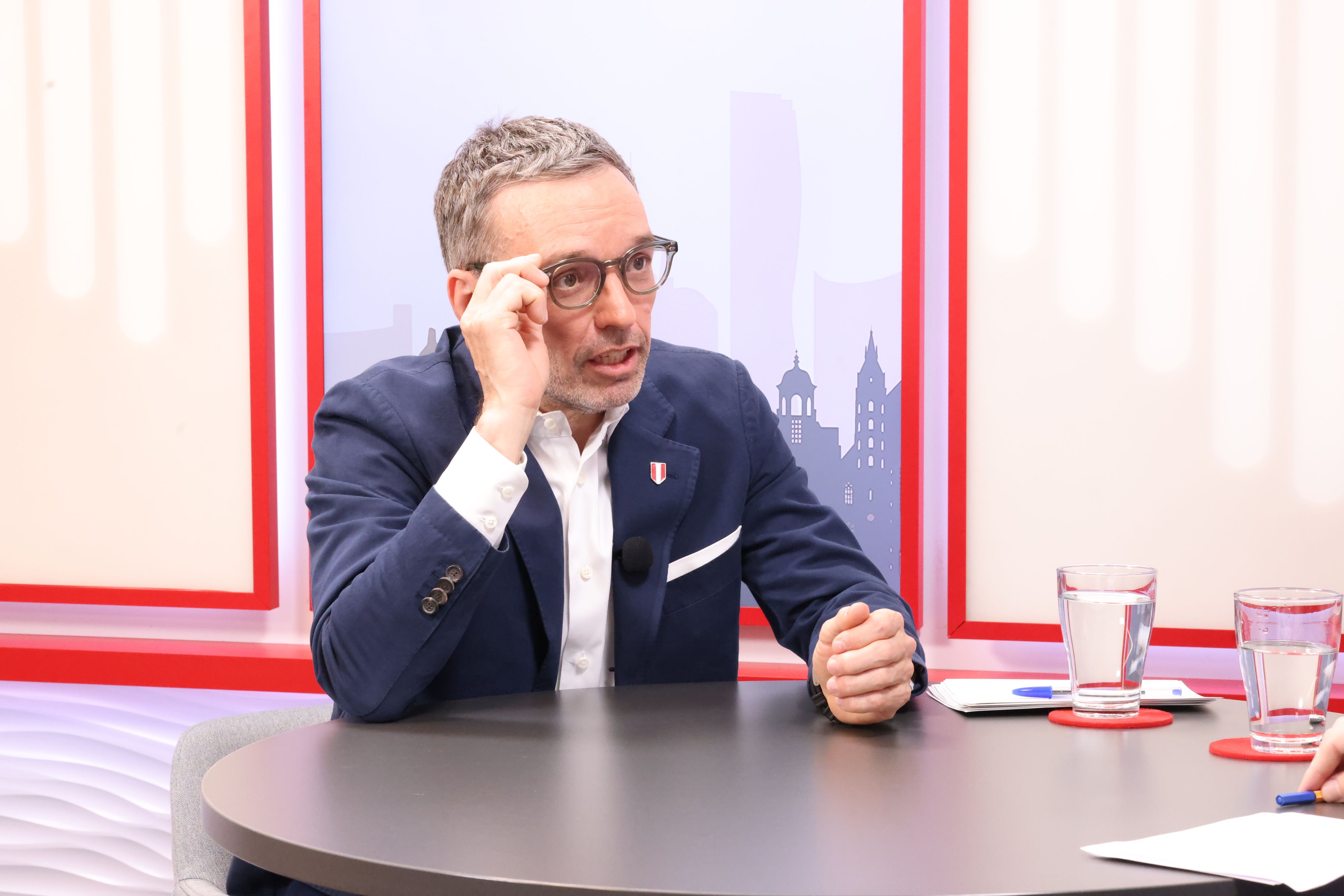 Heute.at - Vize-Landeschef Haimbuchner kontert nun Kickl-Gerücht