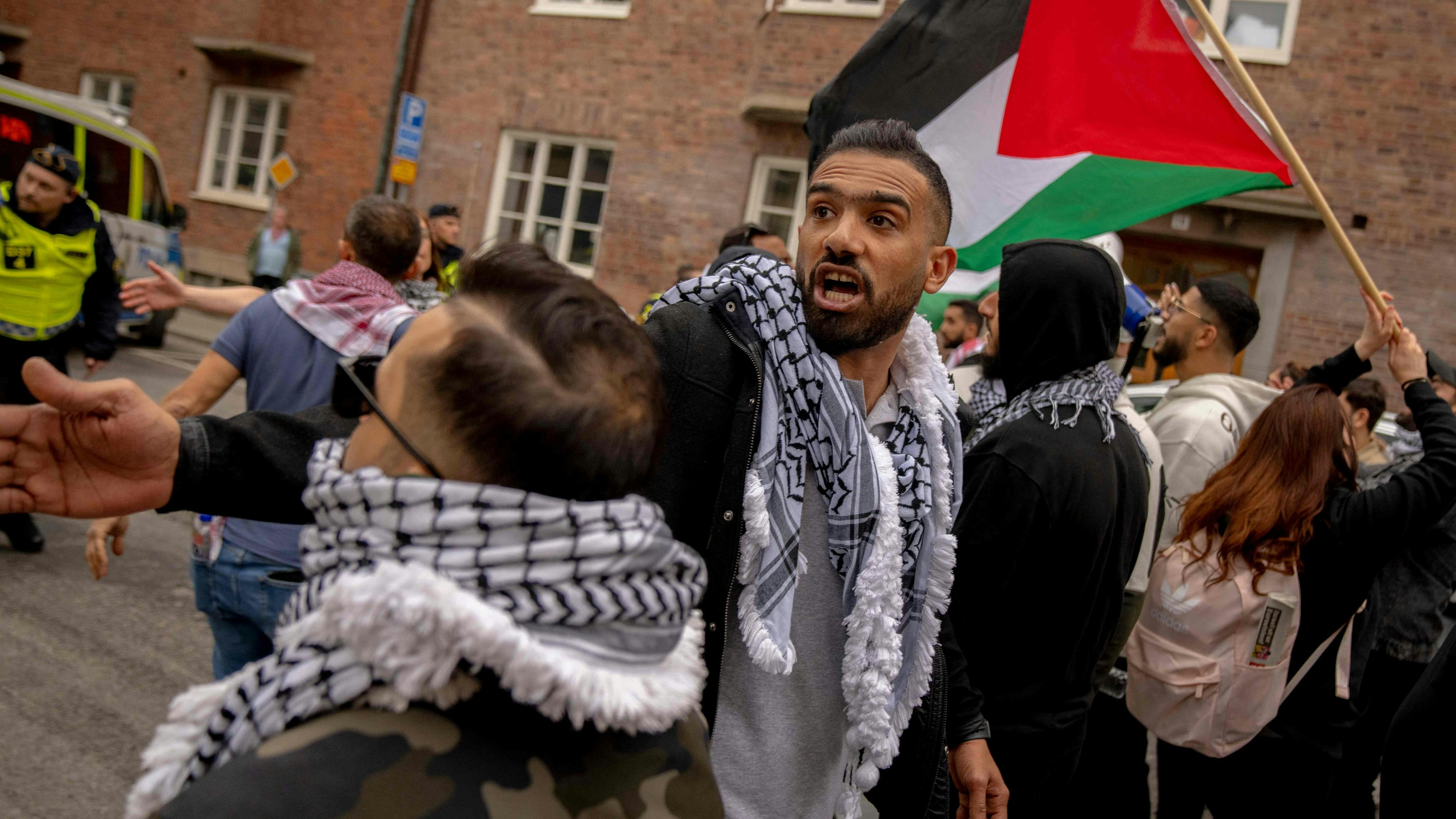 Bis zu 12.000 propalästinensische Demonstranten, so die Polizei, kamen am Samstag, dem 11. Mai, um gegen Israels Teilnahme am ESC zu protestieren