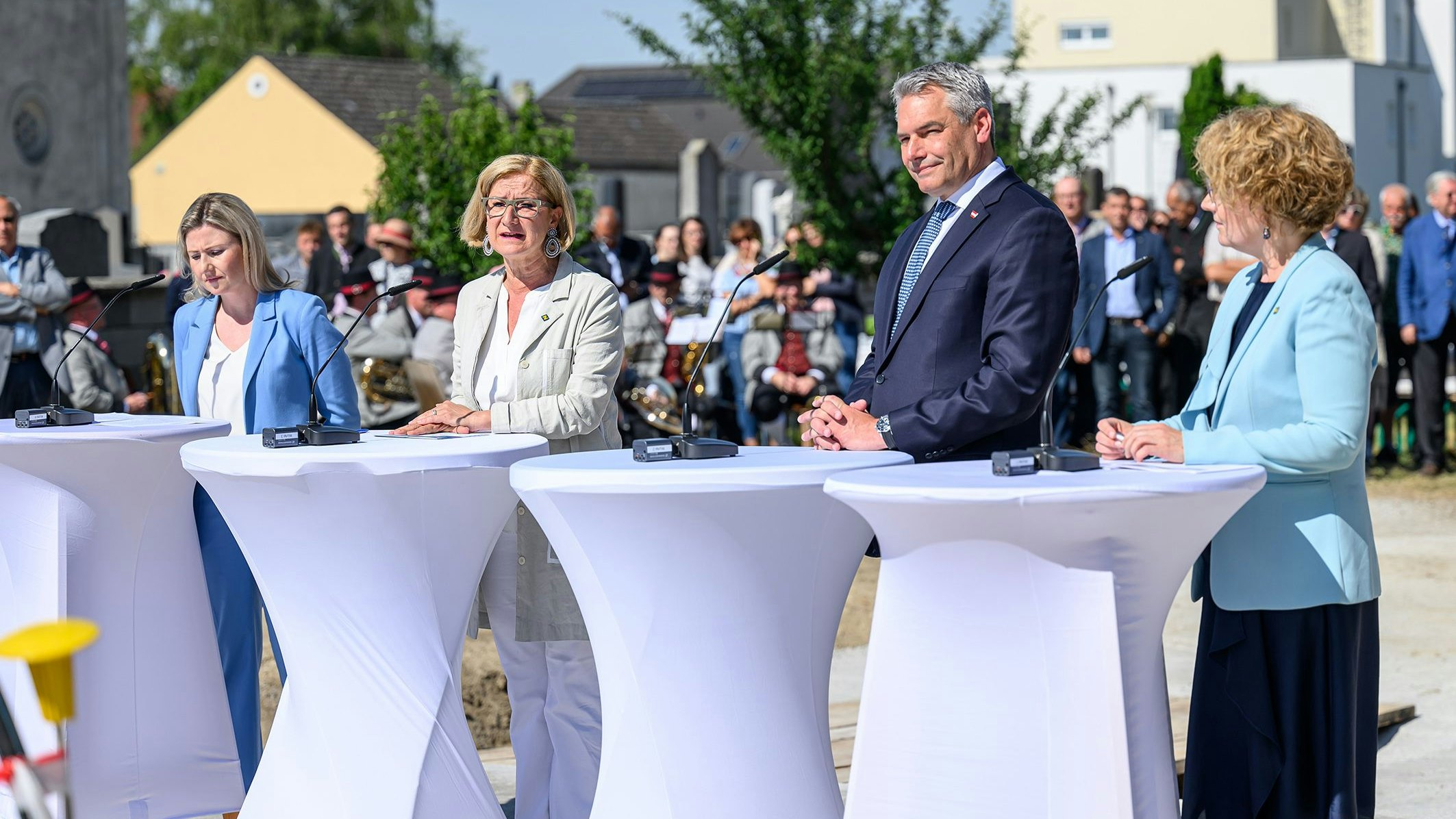 Der Spatenstich steht im Mittelpunkt der vor acht Monaten verkündeten Kindergartenoffensive.