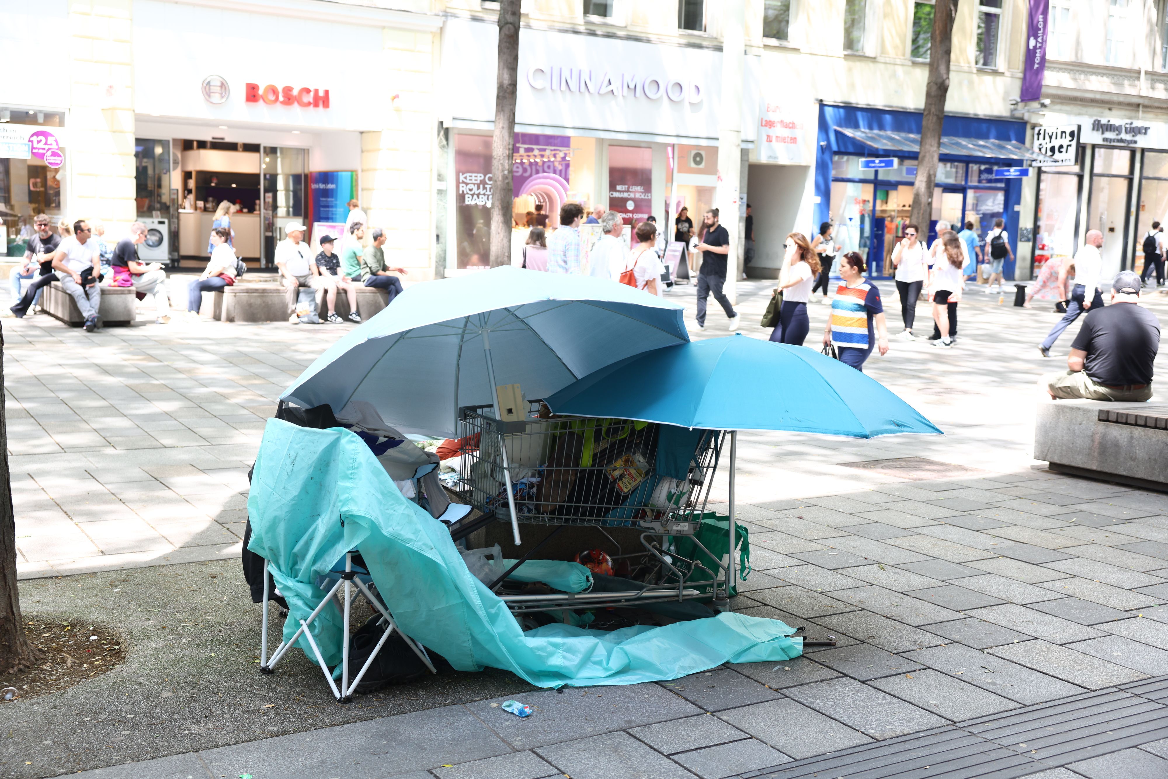 Auf der Mariahilfer Straße in Wien stellten Obdachlose ihre 