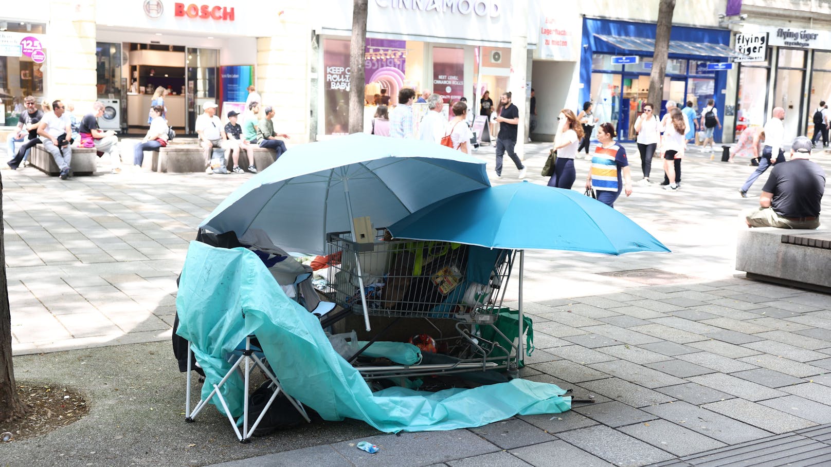 Obdachlose bauen "Camps" auf der Mariahilfer Straße