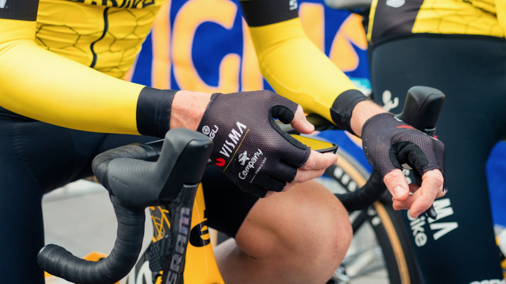 Prominente Mitfahrgelegenheit bei Tour de France – Lease a bike verlost zwölf Werbeflächen.