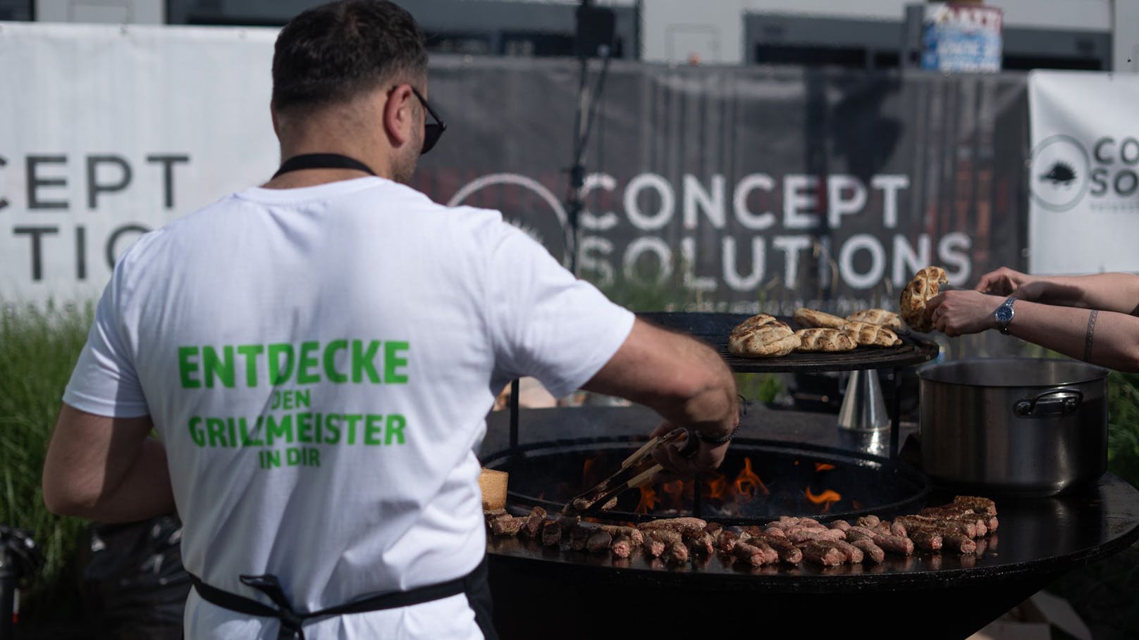 Mit vorgewürzten Tiefkühl-Cevapi gelingt nun jedem der ideale Grill-Spaß.