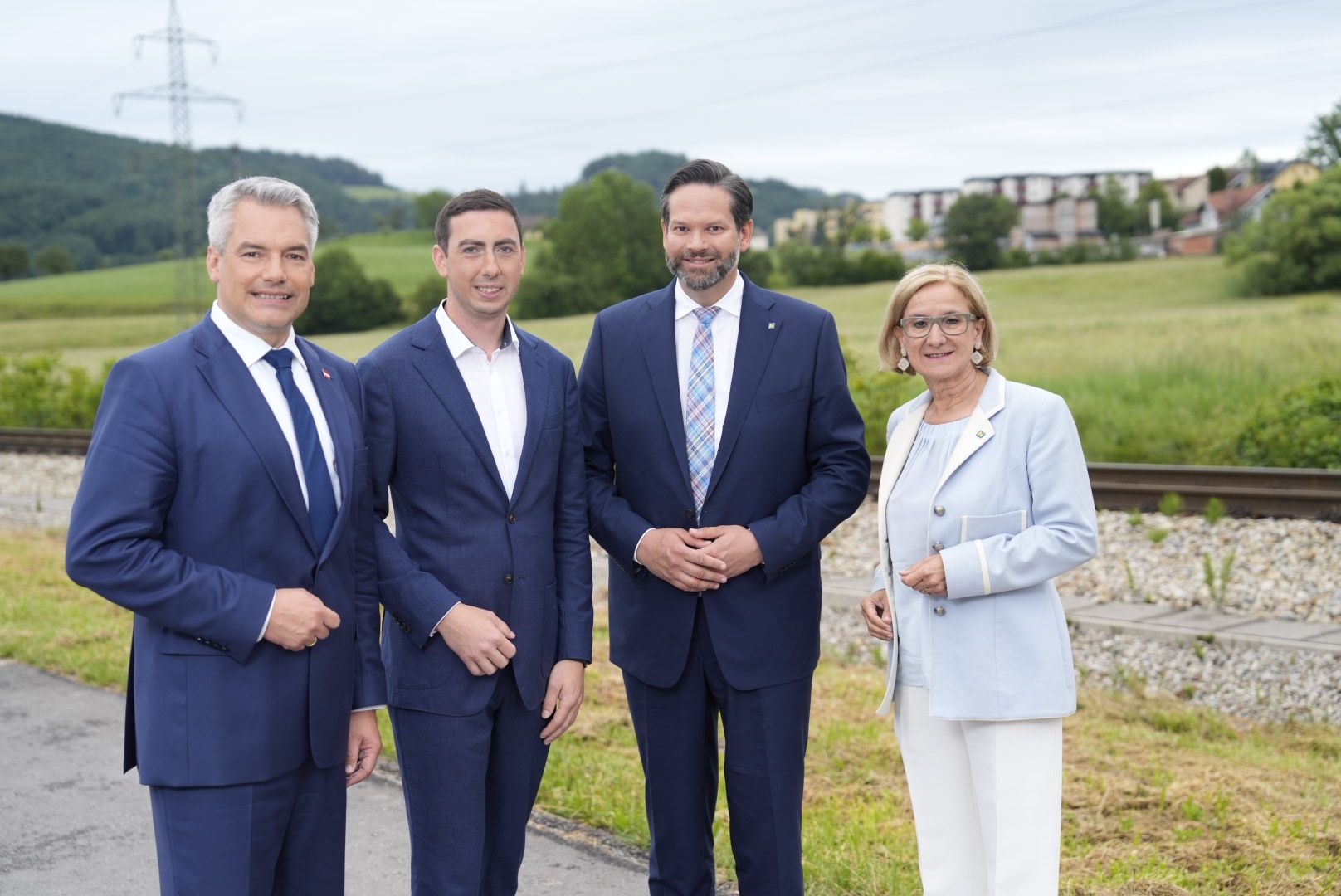 VPNÖ-Wahlkampfauftakt mit Bundeskanzler Karl Nehammer, den nö. VPNÖ-Spitzenkandidaten für die EU-Wahl und Landeshauptfrau Johanna Mikl-Leitner