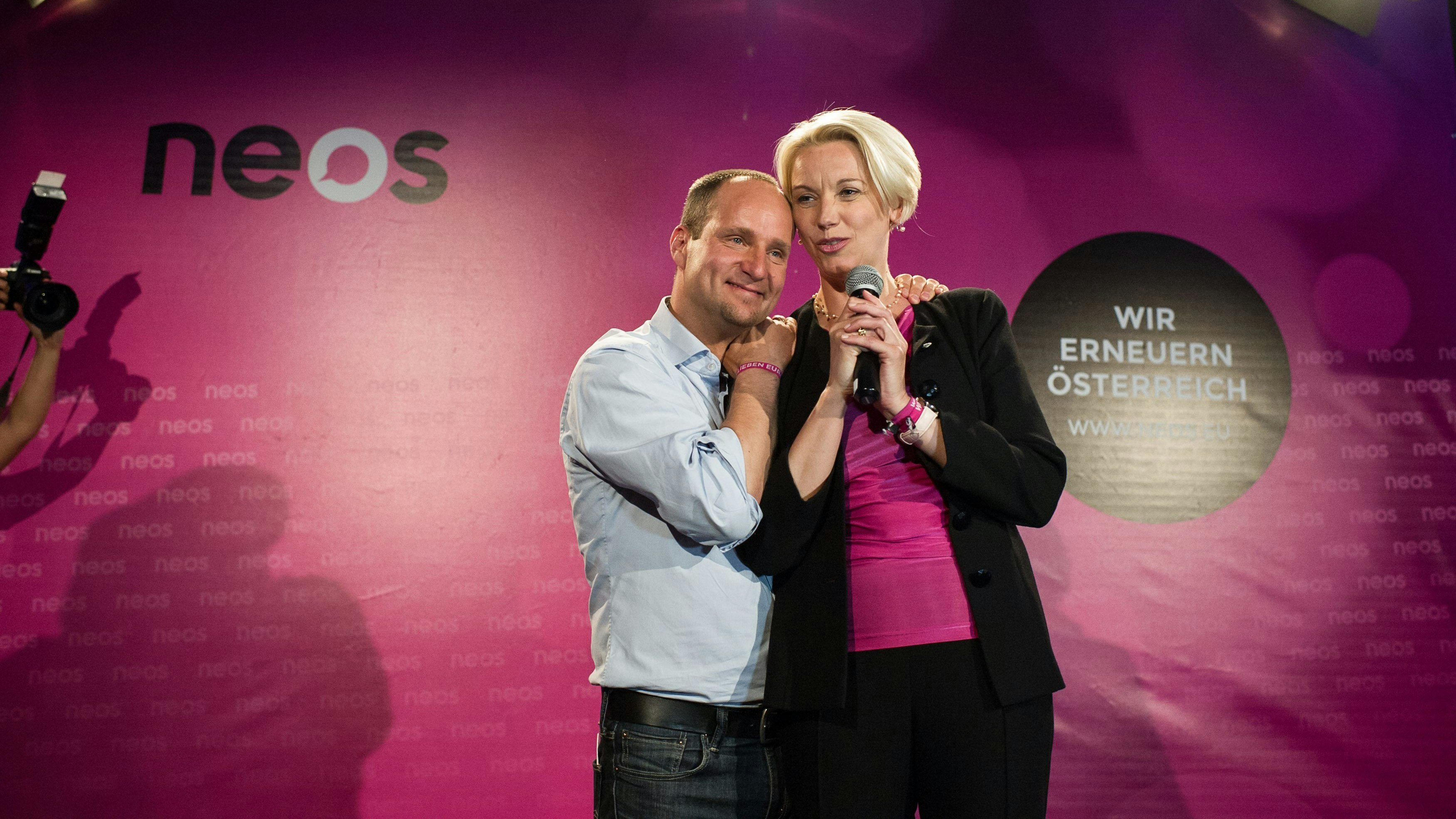 8,1 Prozent in Pink: NEOS-Parteichef Matthias Strolz und Spitzenkandidatin Angelika Mlinar