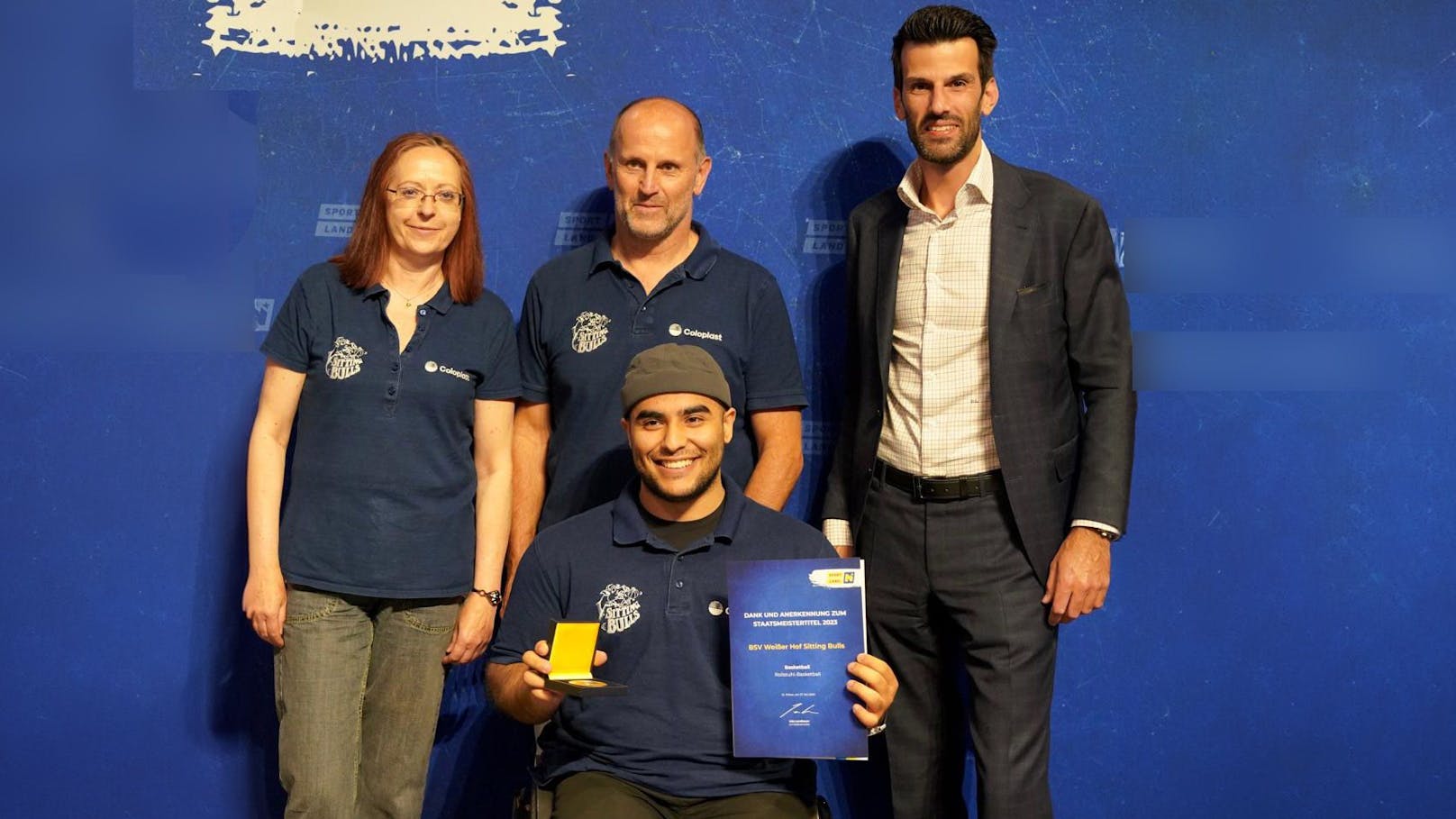 In Ybbs an der Donau vergab Sportlandesrat Udo Landbauer Ehrungen an Sportlerinnen die im letzten Jahr einen Staatsmeister-Titel erreichten