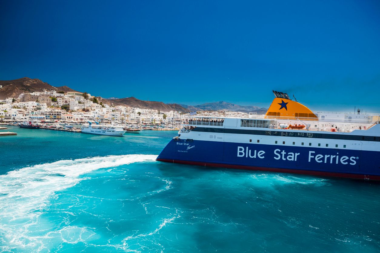 Bei vielen griechischen Reedereien darf die Batterie von E-Autos zu maximal 40 Prozent geladen sein.