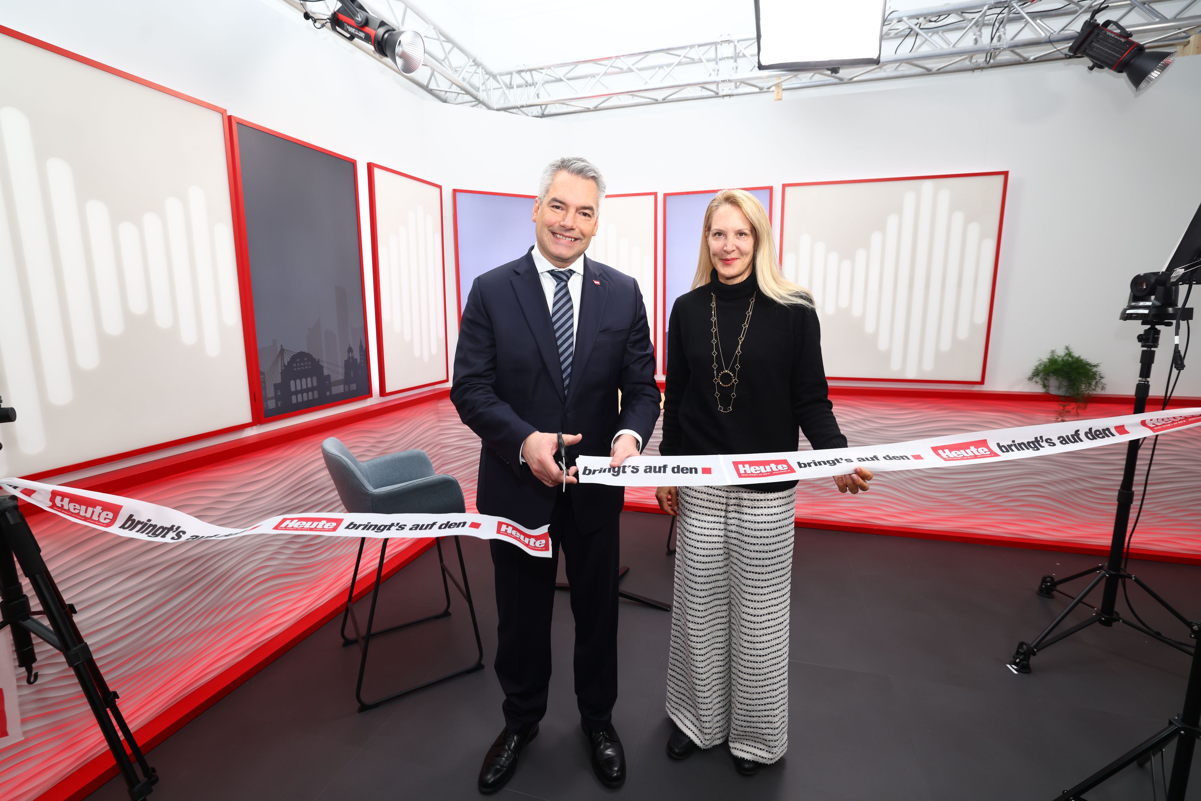 Heute.at - Superstart fürs neue Studio – Kanzler kam zur Eröffnung