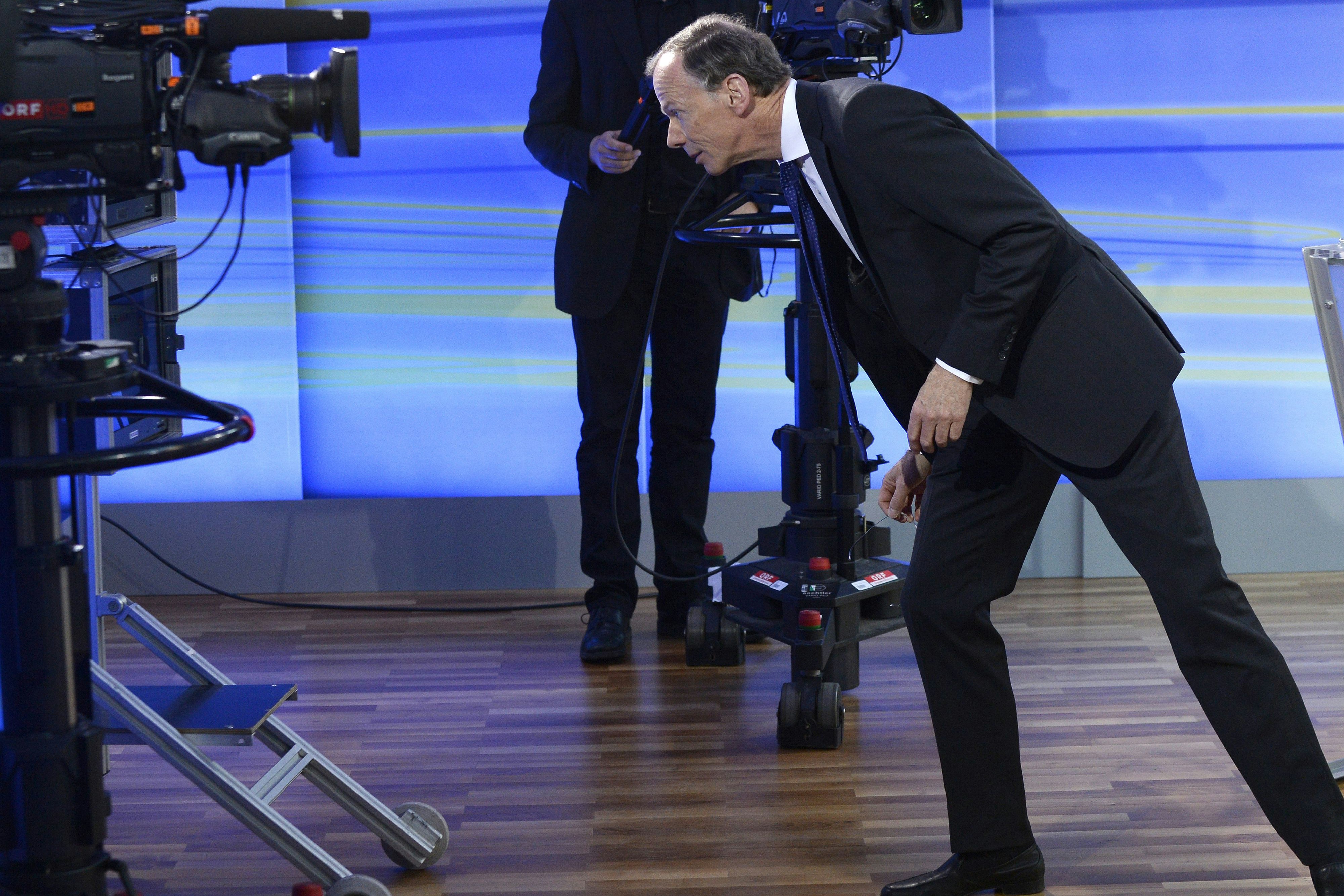 SPÖ-Spitzenkandidat Eugen Freund vor einer Fernsehdiskussion im EU-Haus in Wien