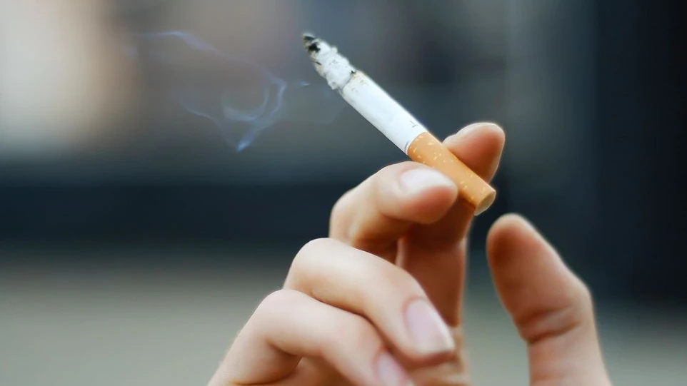 Wer zur Zigarette greift, riskiert schwerwiegende gesundheitliche Probleme.