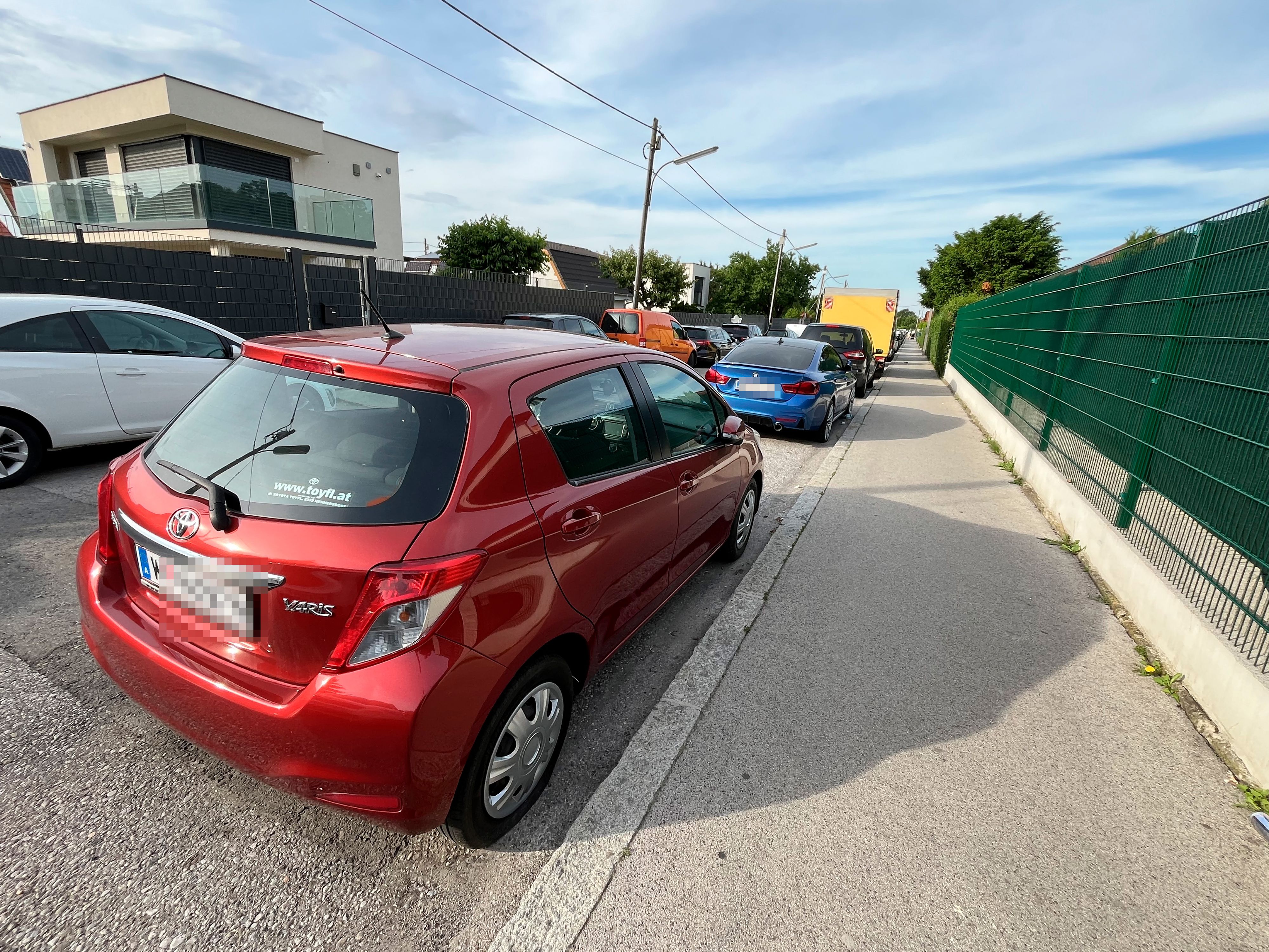 Feige Aktion: Reifenstecher in Favoriten unterwegs.