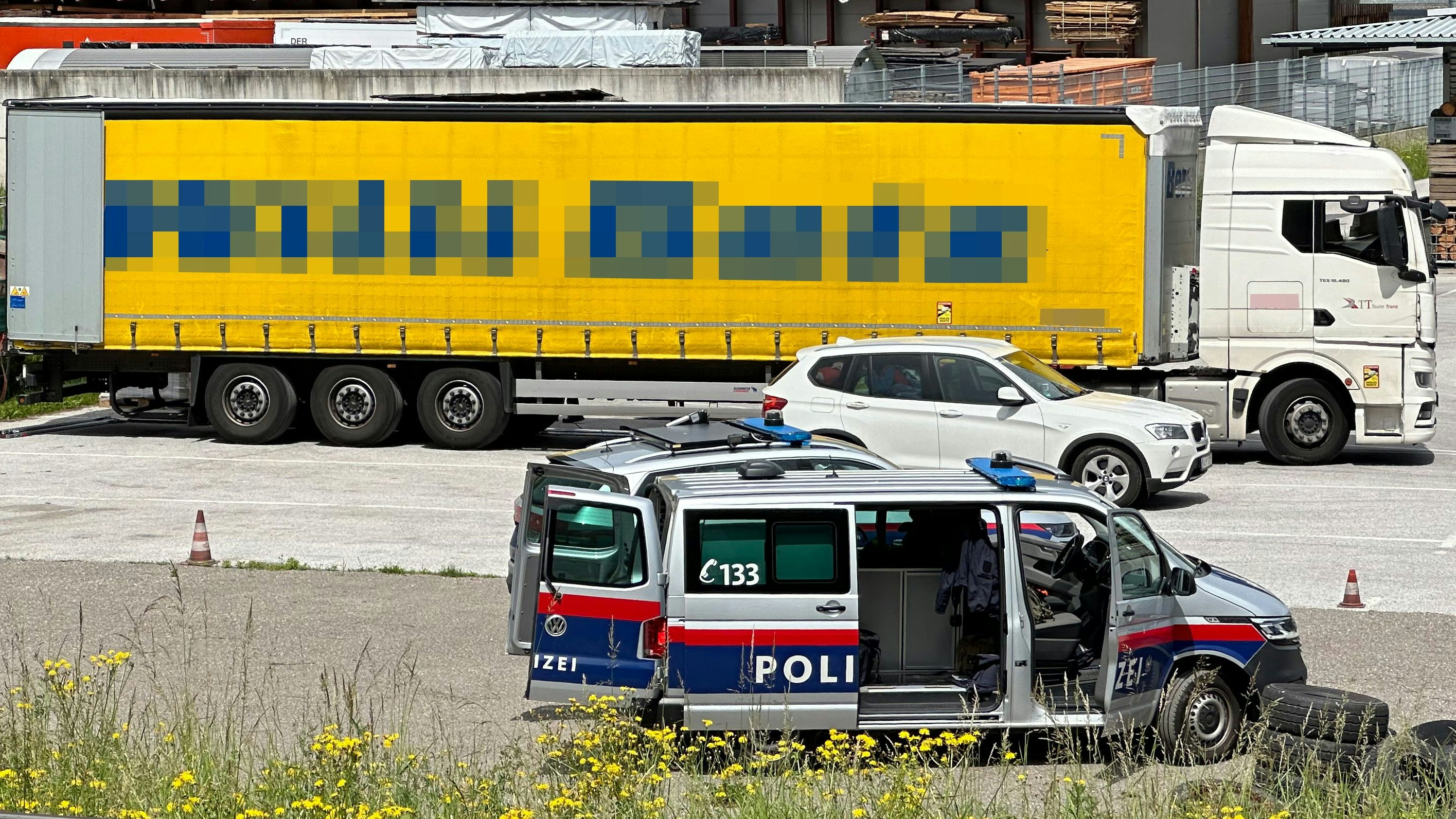 Der Lkw wurde nach seiner Irrfahrt auf der Inntalautobahn von Polizei beschlagnahmt.