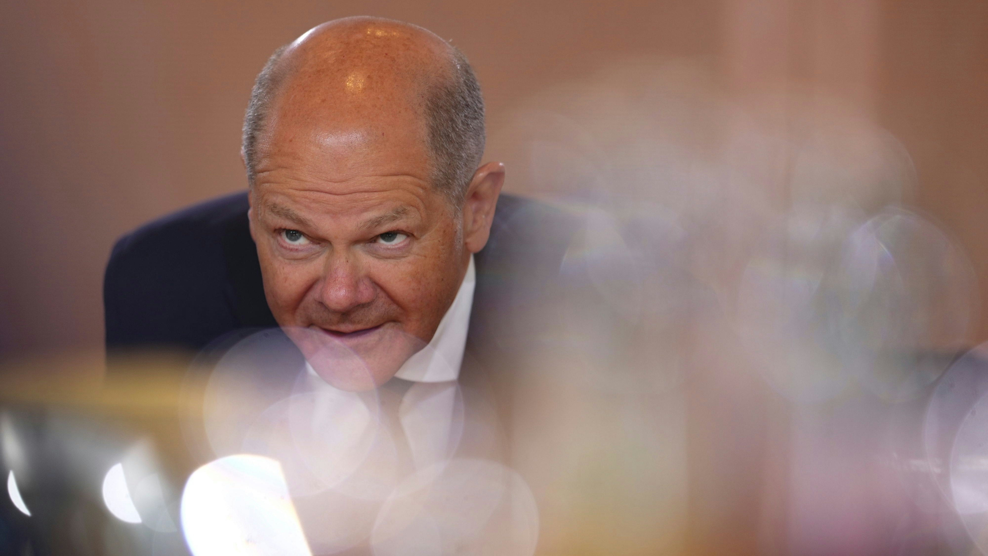 Nun plötzlich wichtig! Deutschlands Kanzler Olaf Scholz gratulierte Trump noch ehe dessen Sieg feststand