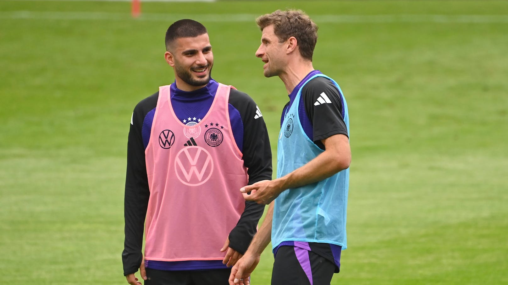 Deniz Undav und Thomas Müller beim deutschen Nationalteam.