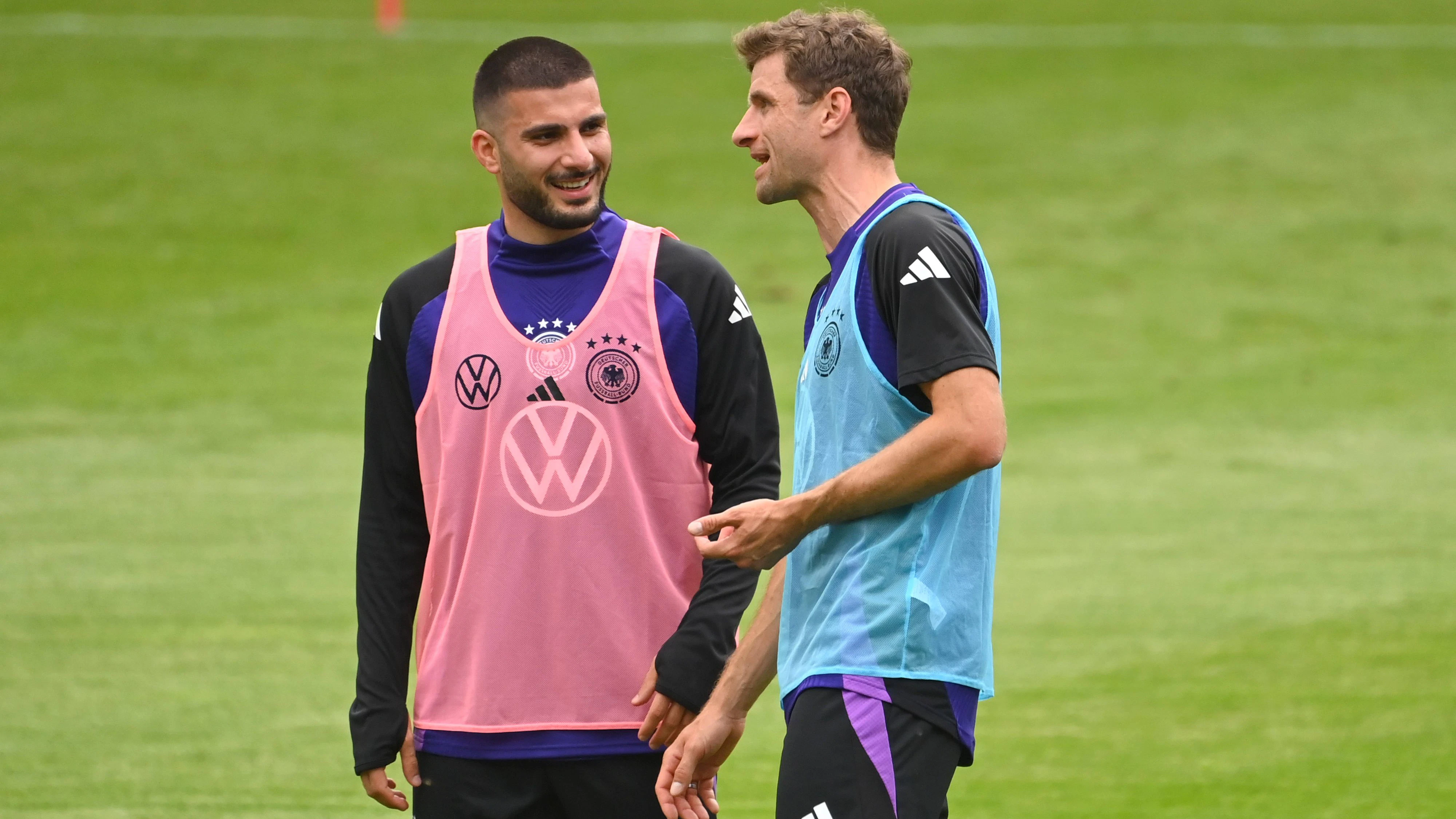 Deniz Undav und Thomas Müller beim deutschen Nationalteam.