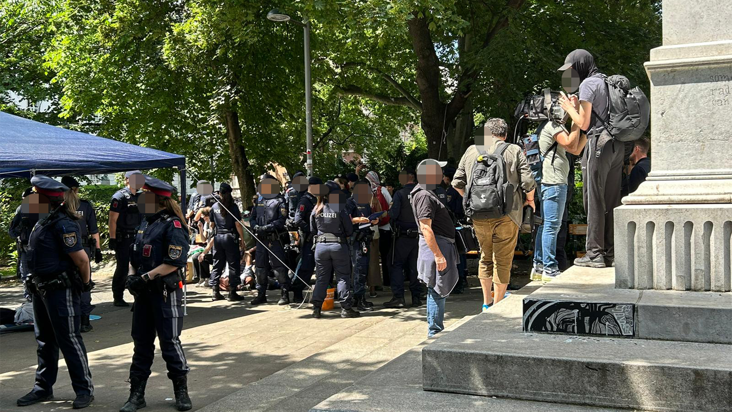 Vor der Technischen Universität kam es am Mittwoch kurz vor 12 Uhr zu einer nicht angemeldeten Pro-Palästina-Demo