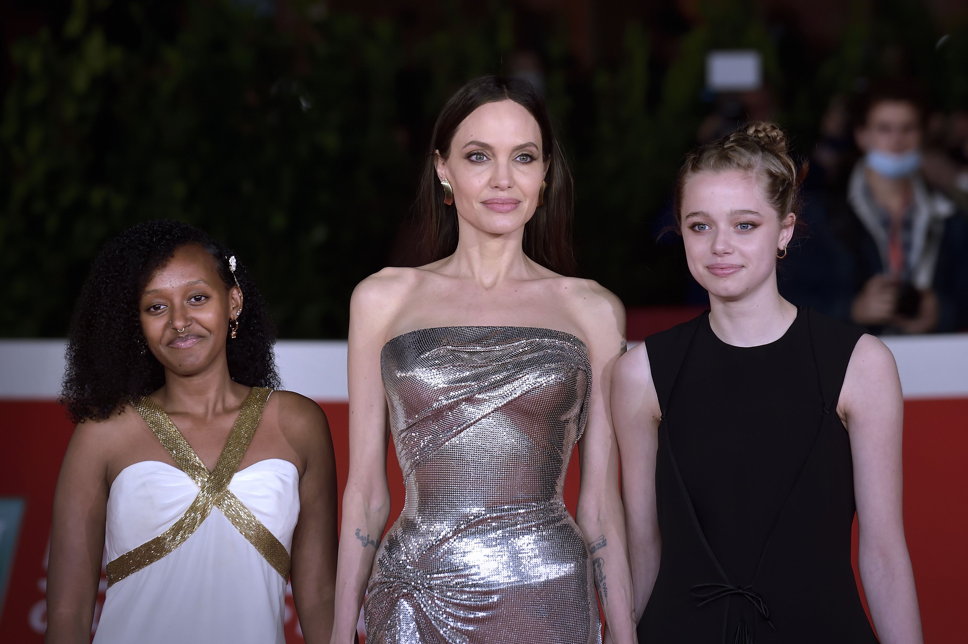 Seit ihrer Kindheit wird Shiloh Jolie-Pitt auf die roten Teppiche der Welt geschleppt. Hier an der Seite ihrer Mama Angelina Jolie im Jahr 2021 bei Filmfestival von Rom.