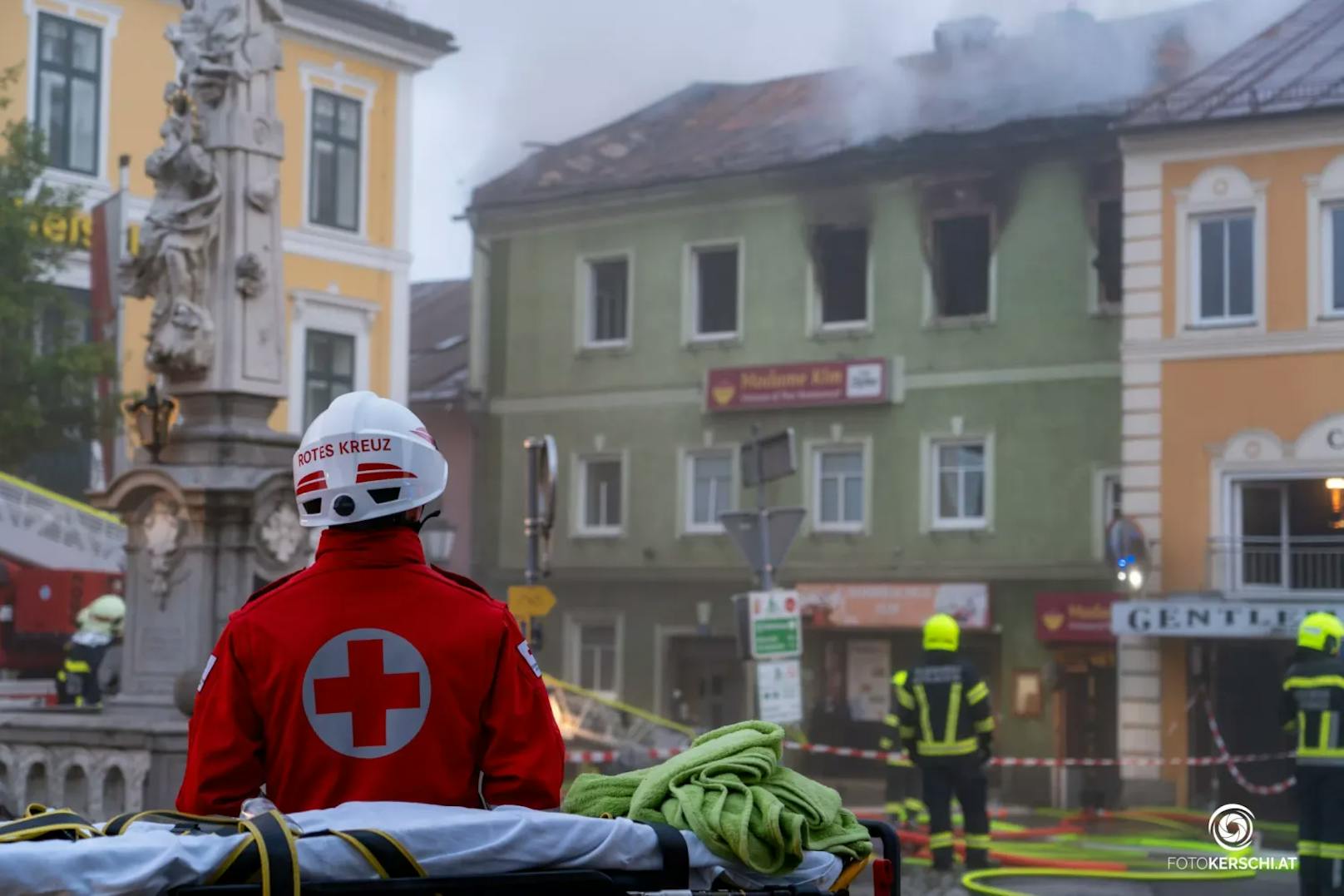 Großeinsatz in der Nacht auf den 29. Mai 2024 im Herzen von Rohrbach: Ein Mehrparteienhaus stand in Flammen.