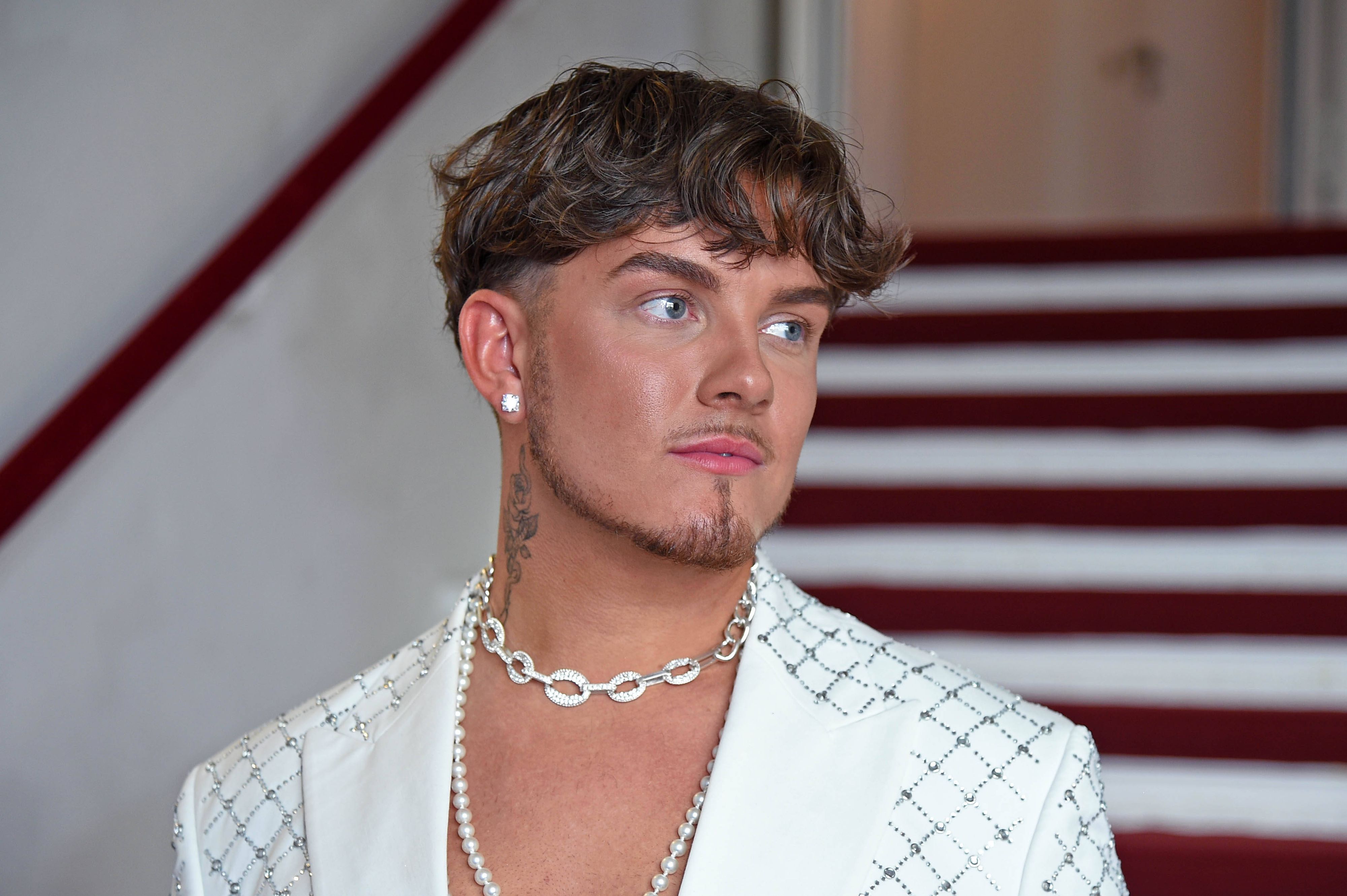 Der TikToker trauert um ein Familienmitglied.