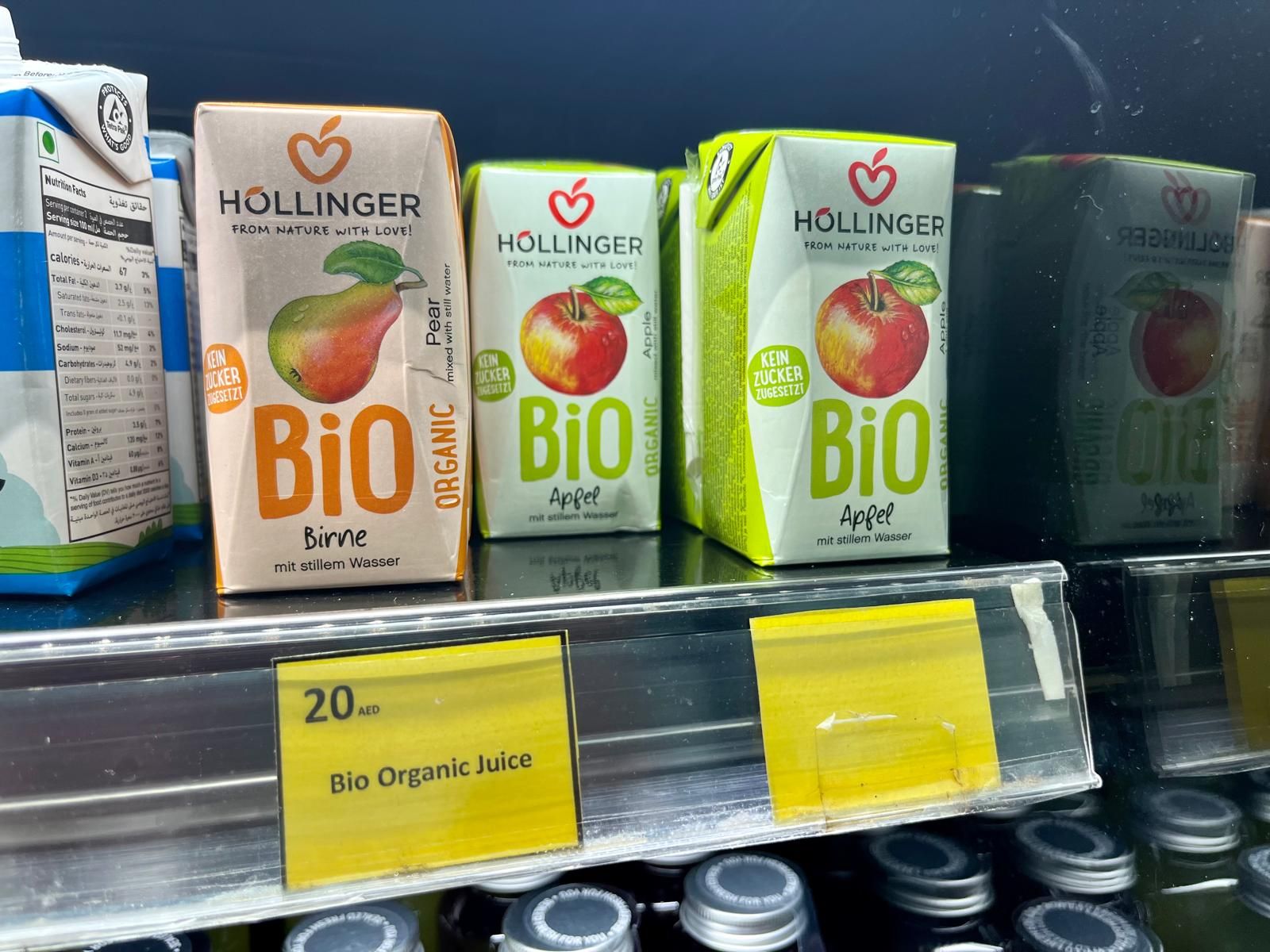 Ein Linzer Urlauber schüttelte am Airport den Kopf: Für seinen geliebten Bio-Saft hätte er tief ins Börsel greifen müssen.