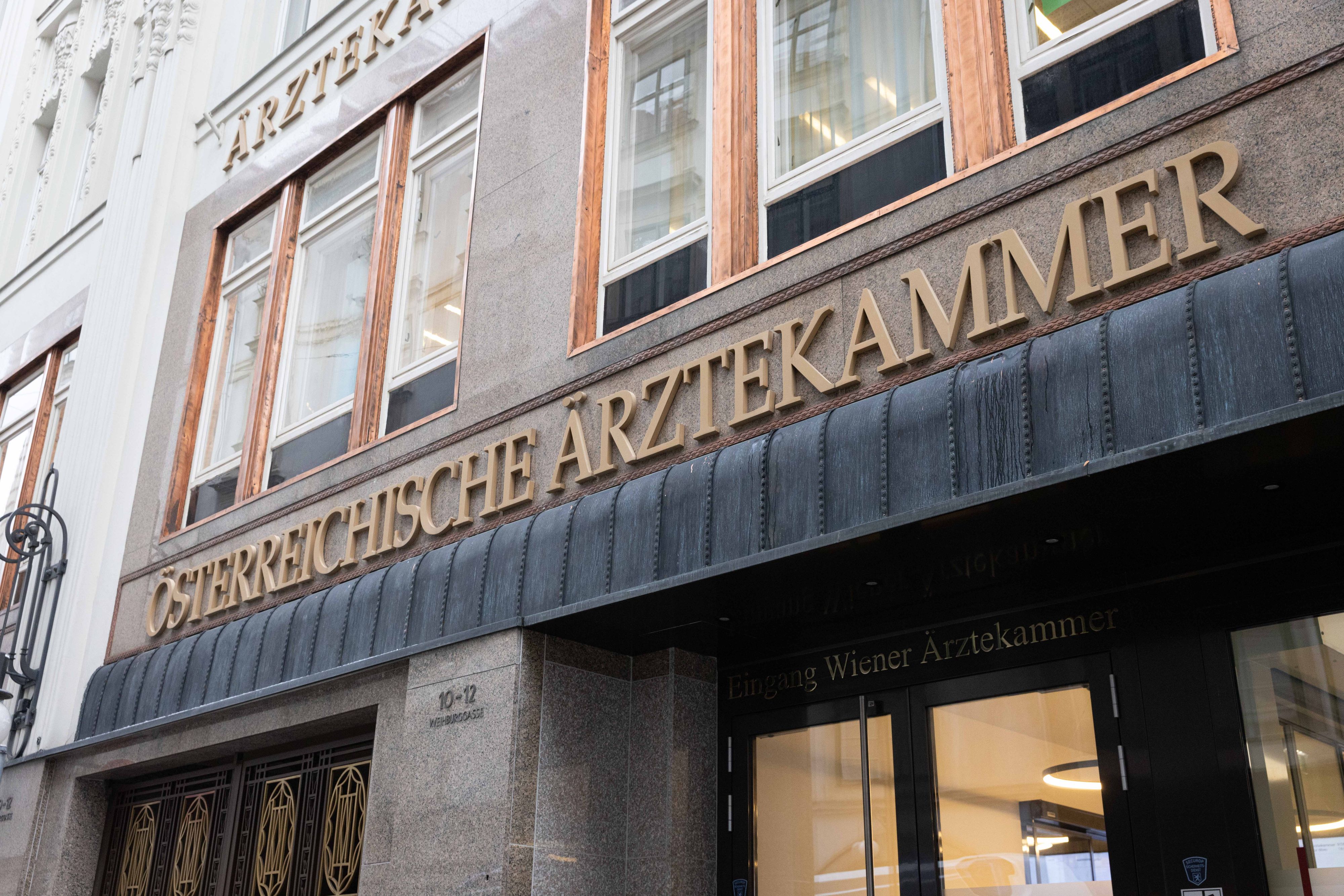 Die Ärztekammer und der Dachverband der Sozialversicherungsträger arbeiten an offenen Punkten zur neuen Wahlarzt-Kostenerstattung.