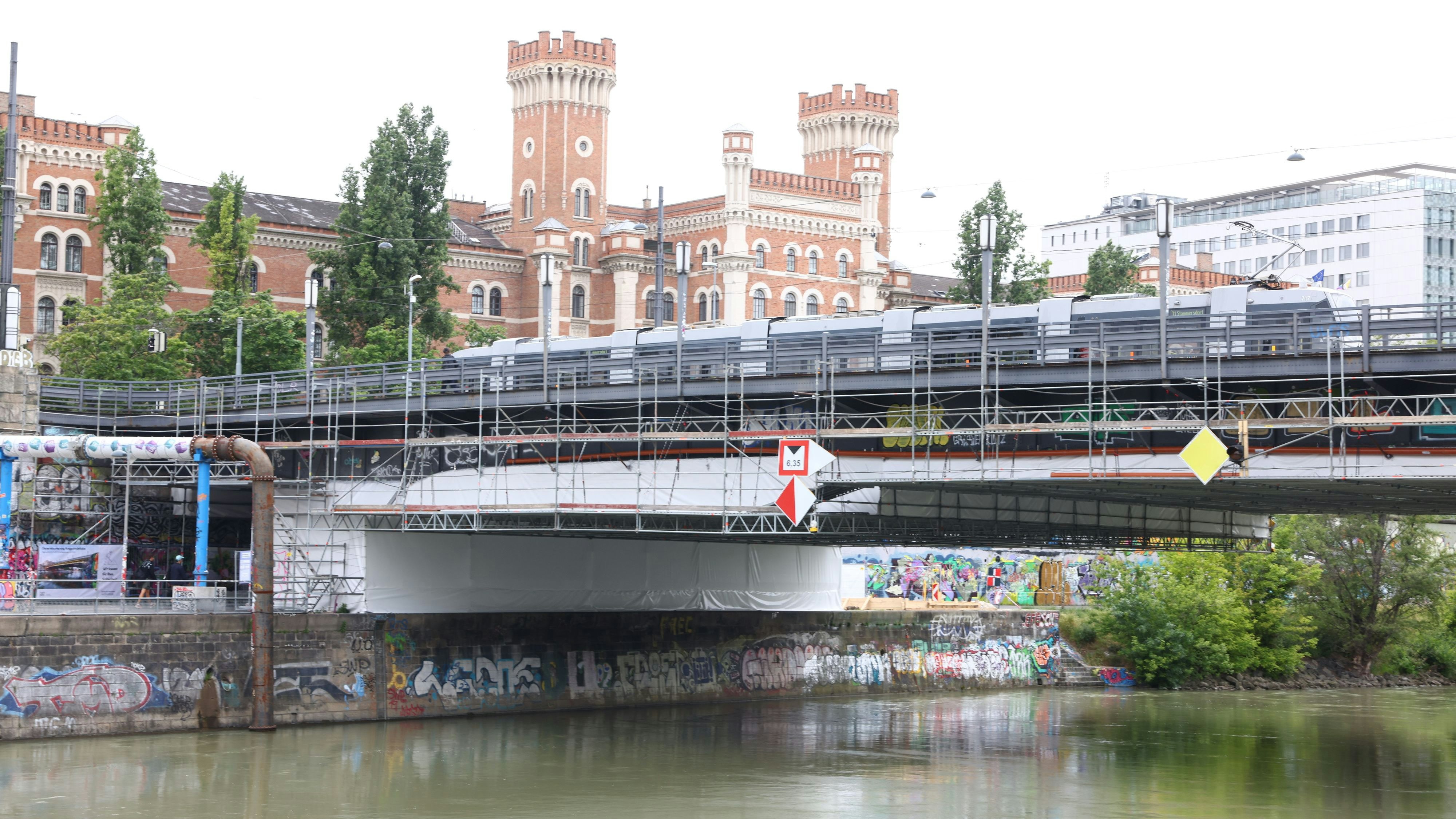 Die Sanierung der Augartenbrücke wird diesem Sommer wohl das größte Bauprojekt.