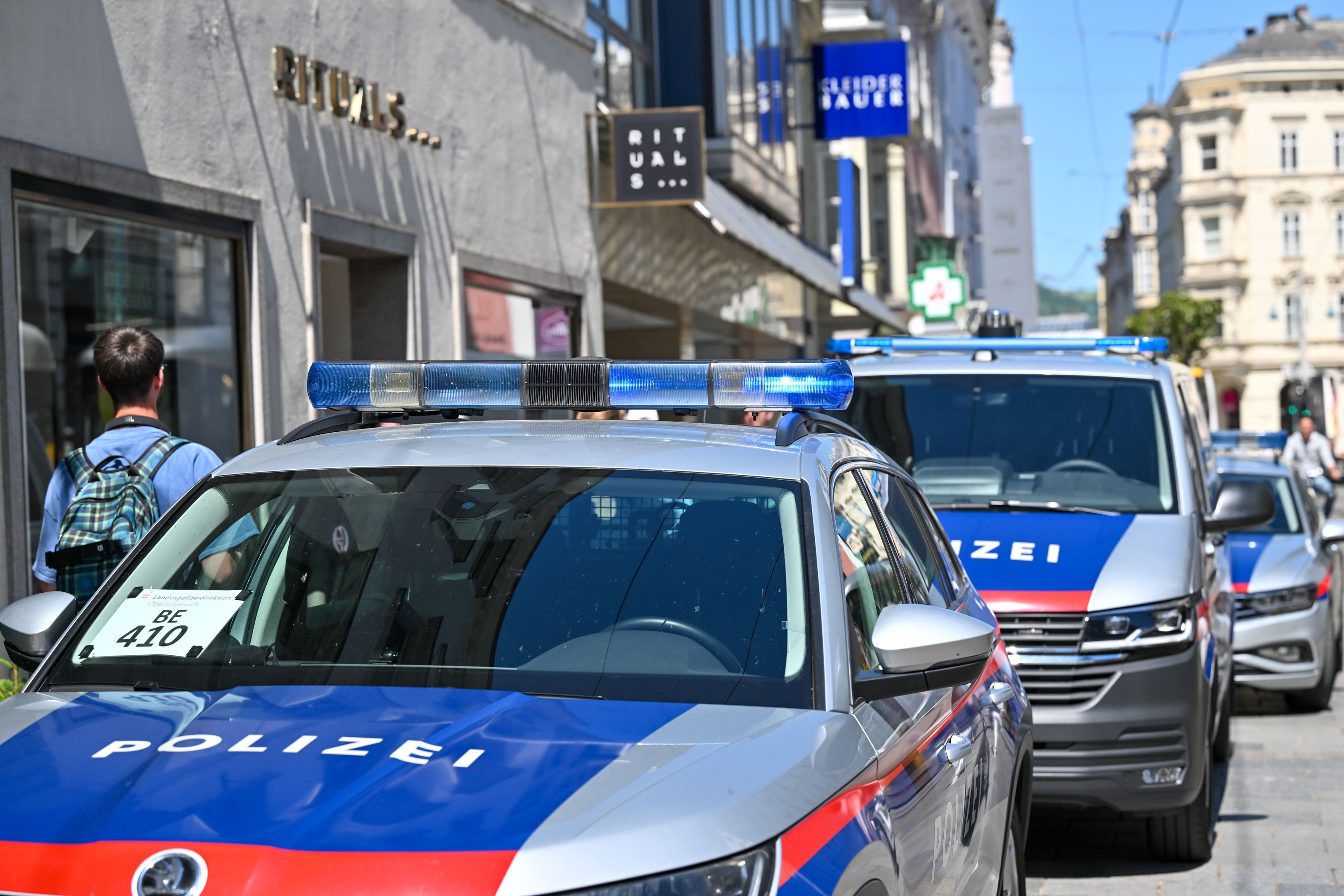 Ein Russe soll in einem Souvenirgeschäft mehrere Gegenstände gestohlen haben. (Symbolbild)