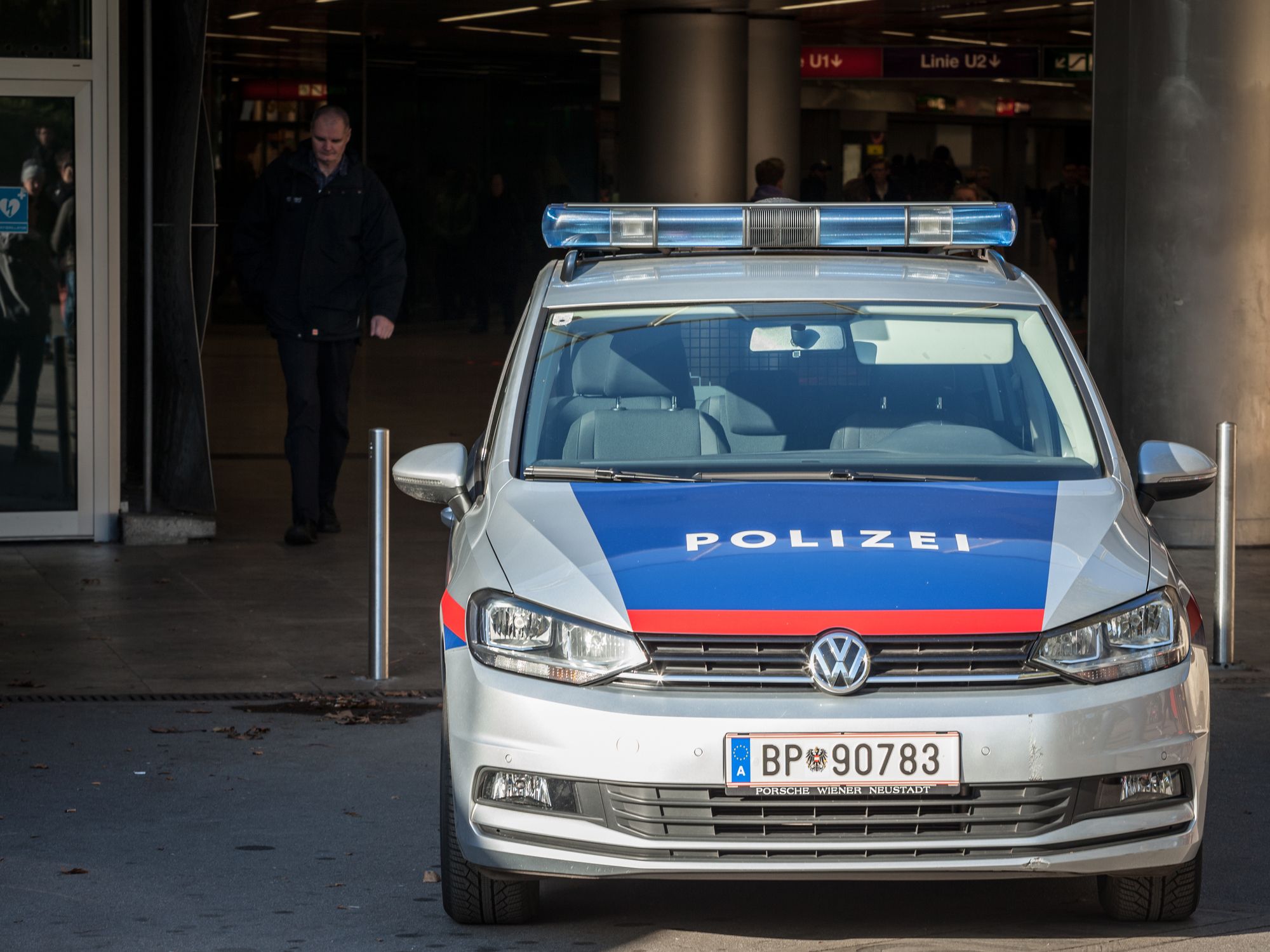 Die Polizei konnte den 40-Jährigen nach einer Verfolgungsjagd stoppen. (Symbolbild)