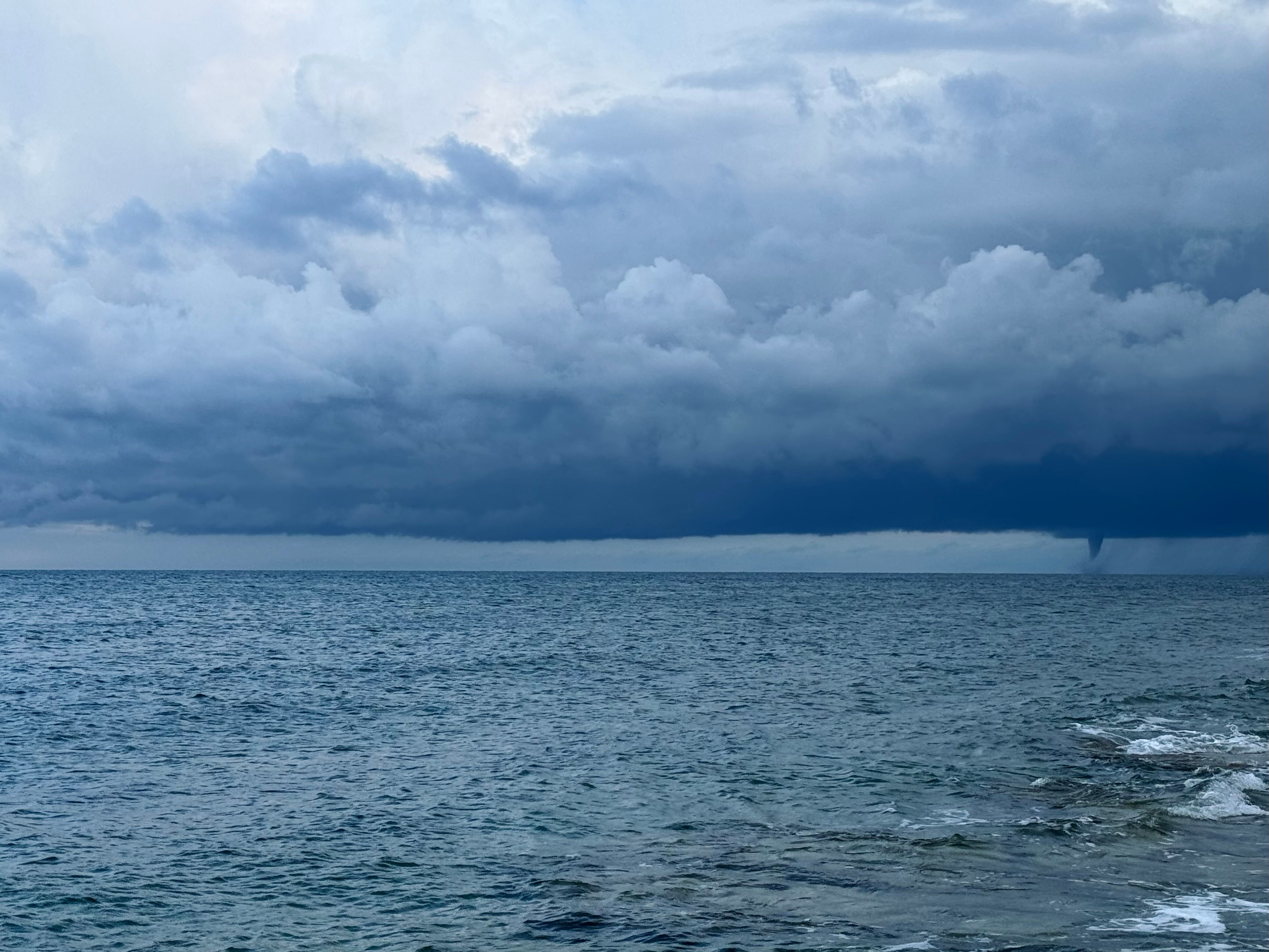 Tornado-Alarm an der kroatischen Küste bei Novigrad (Istrien).