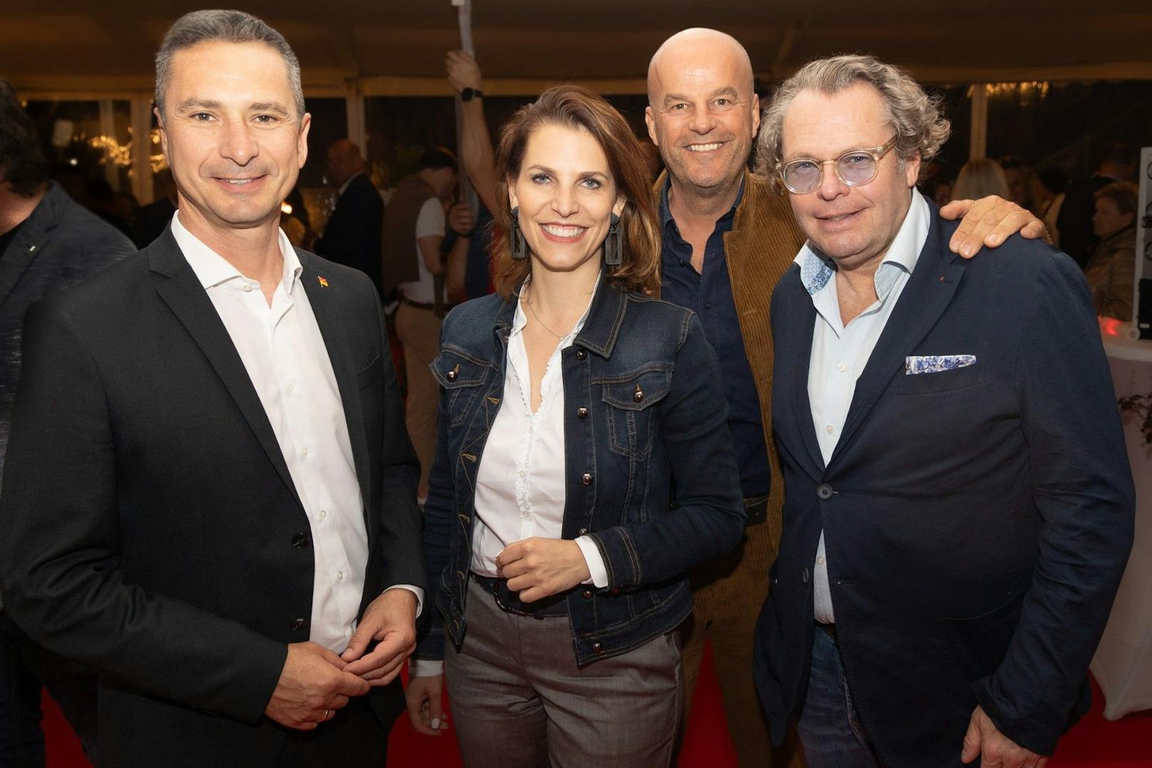 Robert Hergovich, Karoline Edtstadler, Martin Ramusch, Martin Gastinger waren bei der "Starnacht am Neusiedlersee" 2024.