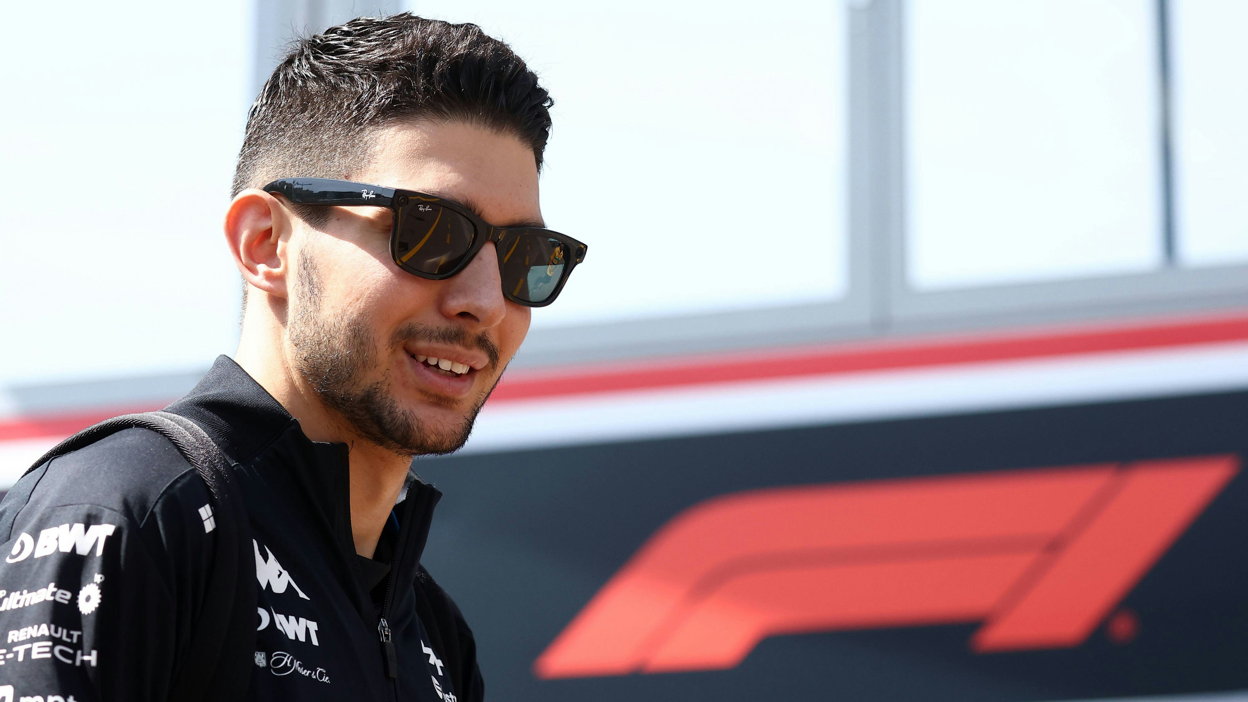 Alpine-Pilot Esteban Ocon meldet sich zu Wort. 