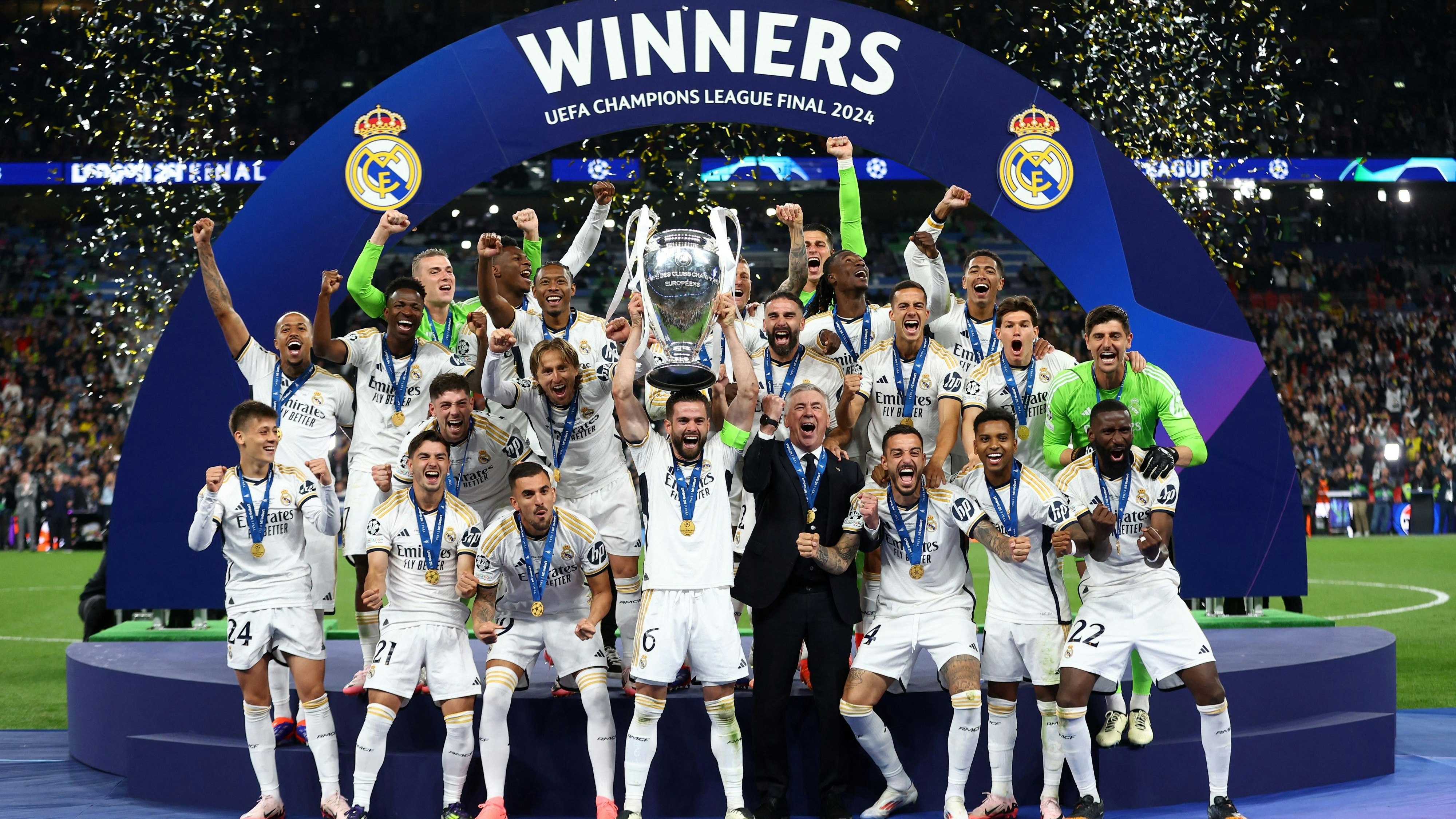 Real Madrid feiert den Gewinn der Champions League. 