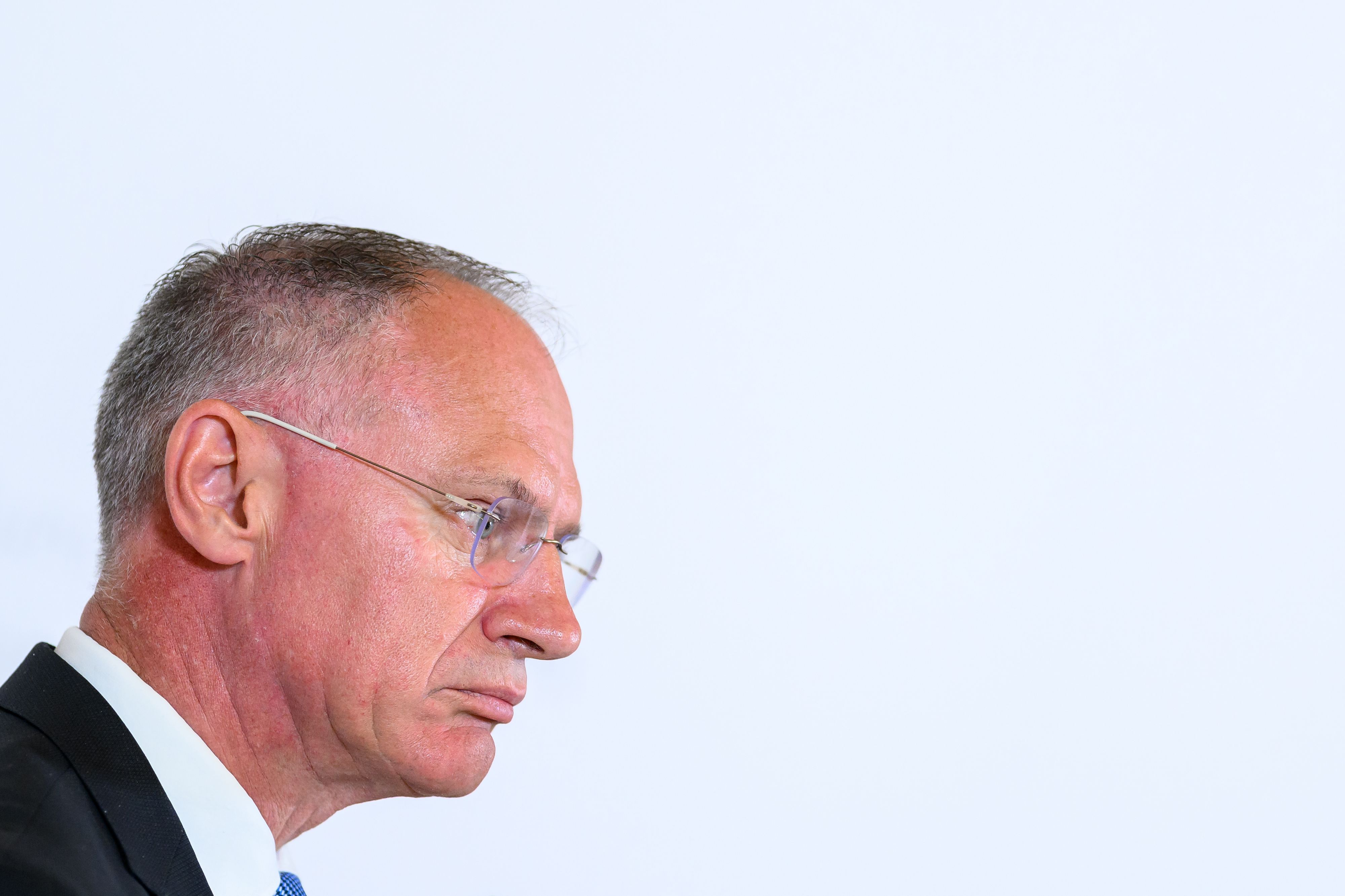 Bundesminister für Inneres Gerhard Karner (ÖVP) stellte Ende Mai 2024 Maßnahmen gegen Jugendkriminalität vor.