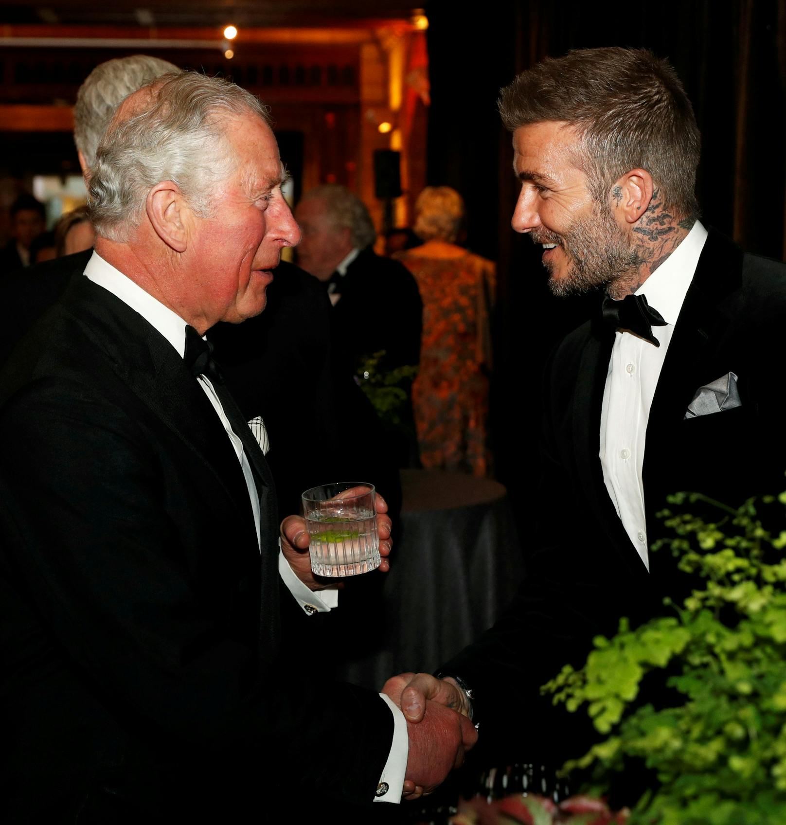 Der britische Monarch und David Beckham scheinen sich sehr gut zu verstehen.