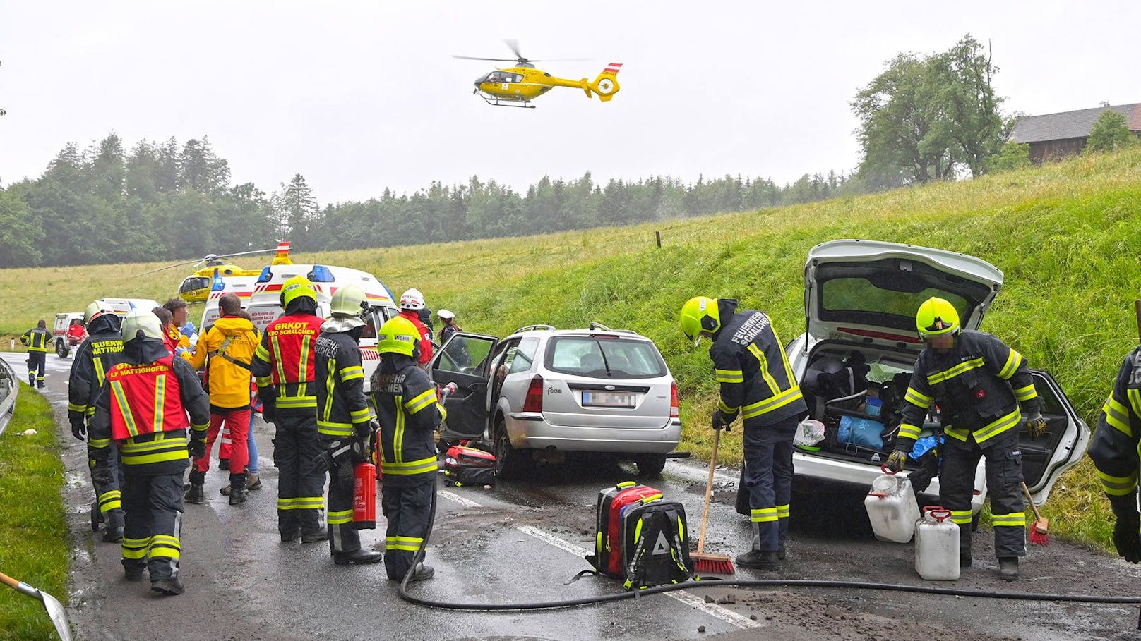 Insgesamt zehn Personen wurden bei dem Unfall verletzt. Unter den Opfern ist auch ein erst fünf Monate altes Baby.