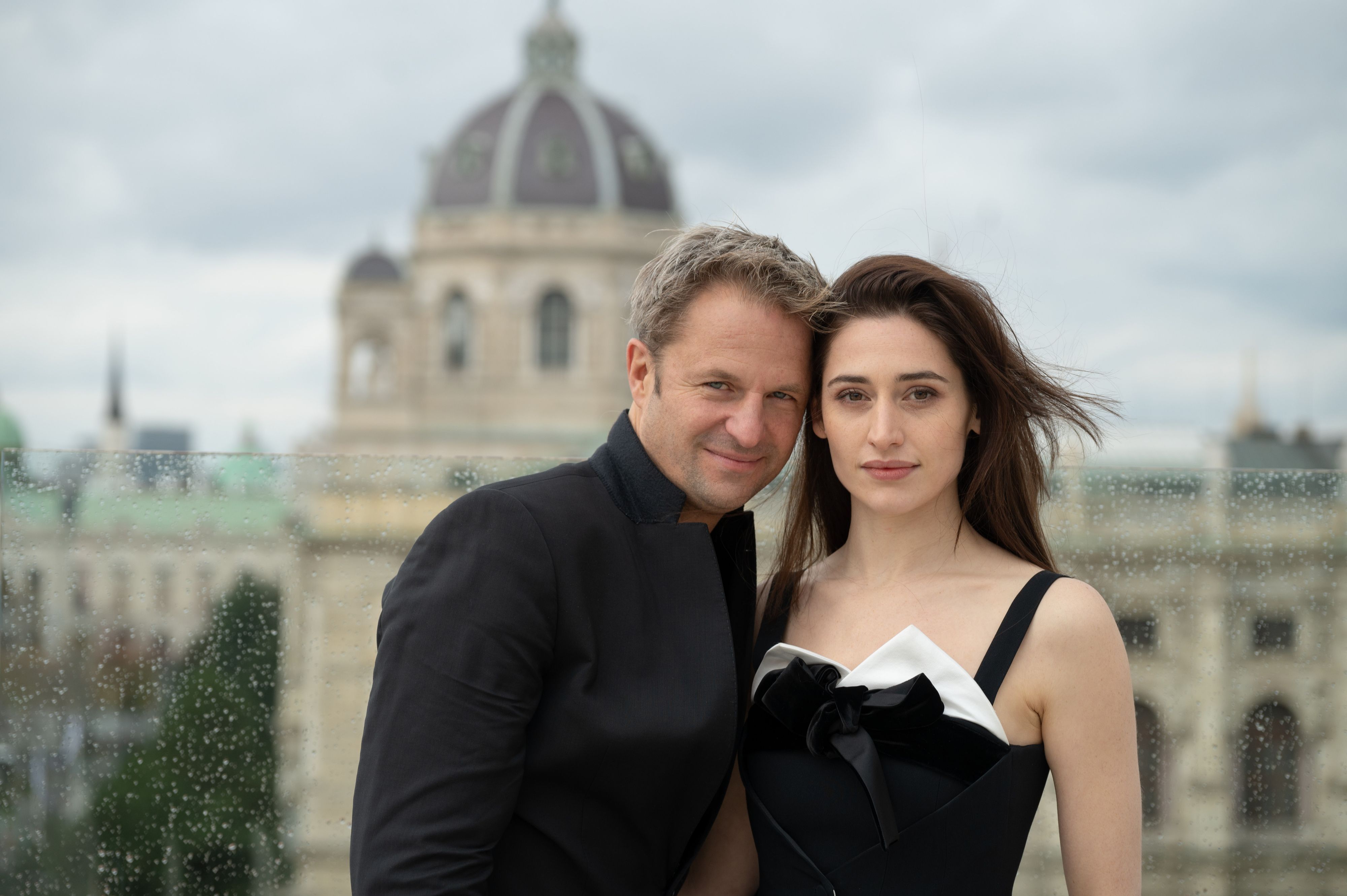 Philipp Hochmair mimt den 