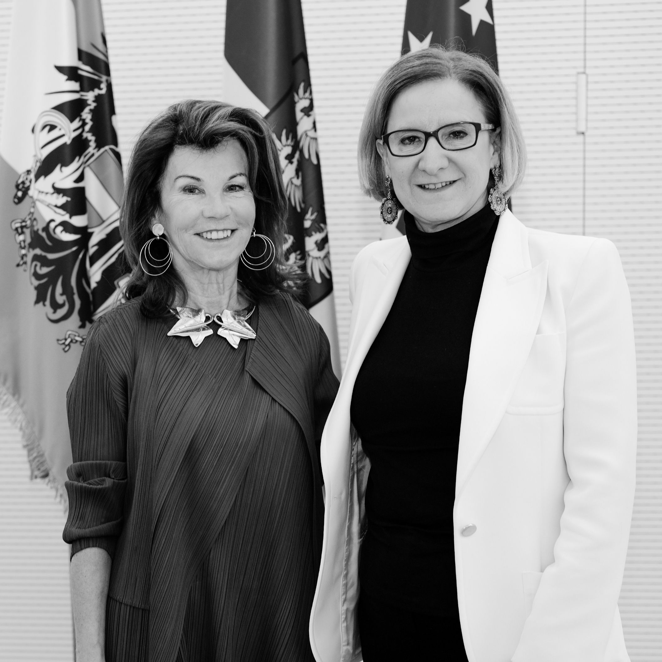 Landeshauptfrau Johanna Mikl-Leitner mit Brigitte Bierlein